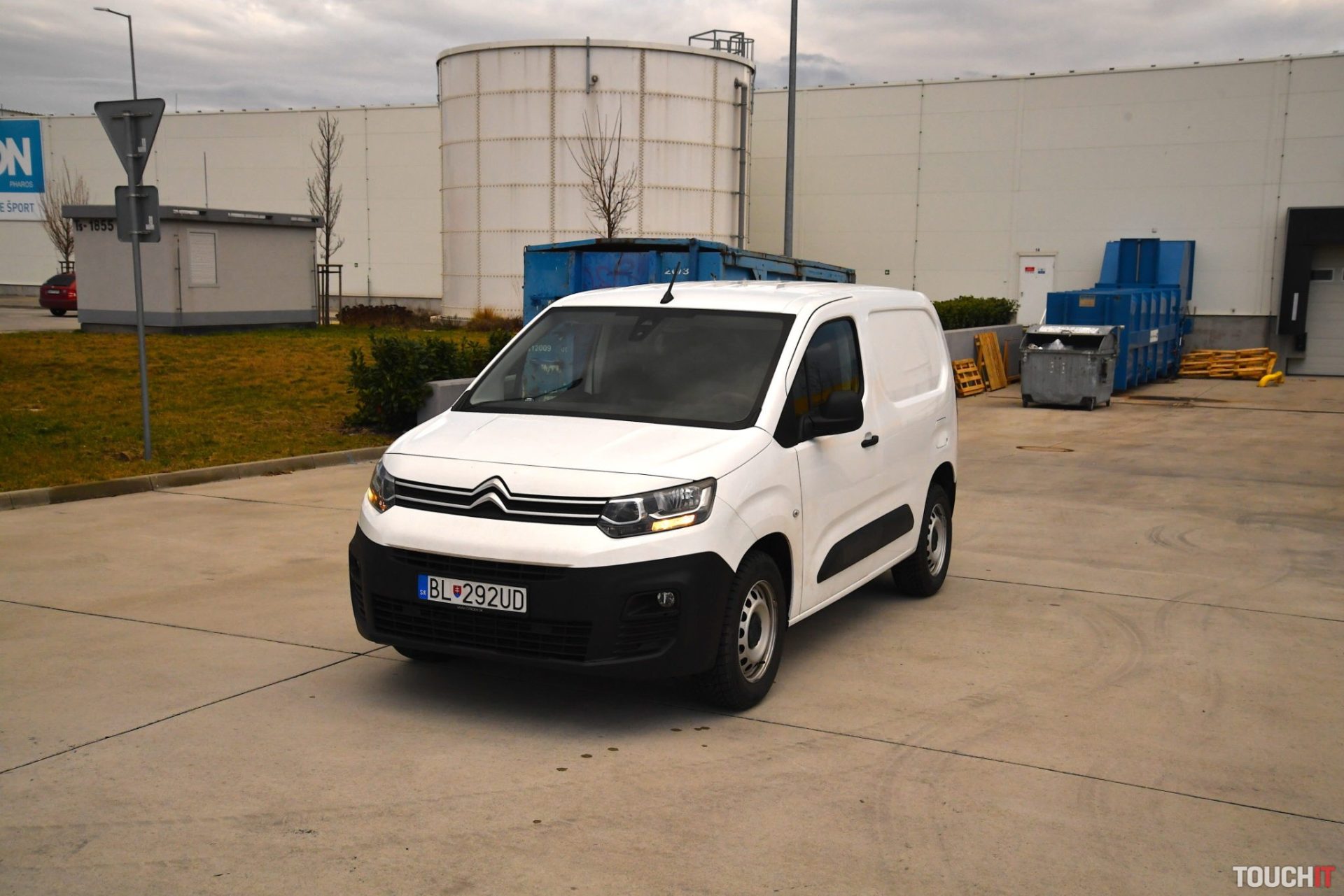 Citroën Berlingo Furgon: Pracant, ktorý zaujme riešeniami a výbavou (úžitkové vozidlo roku 2019)