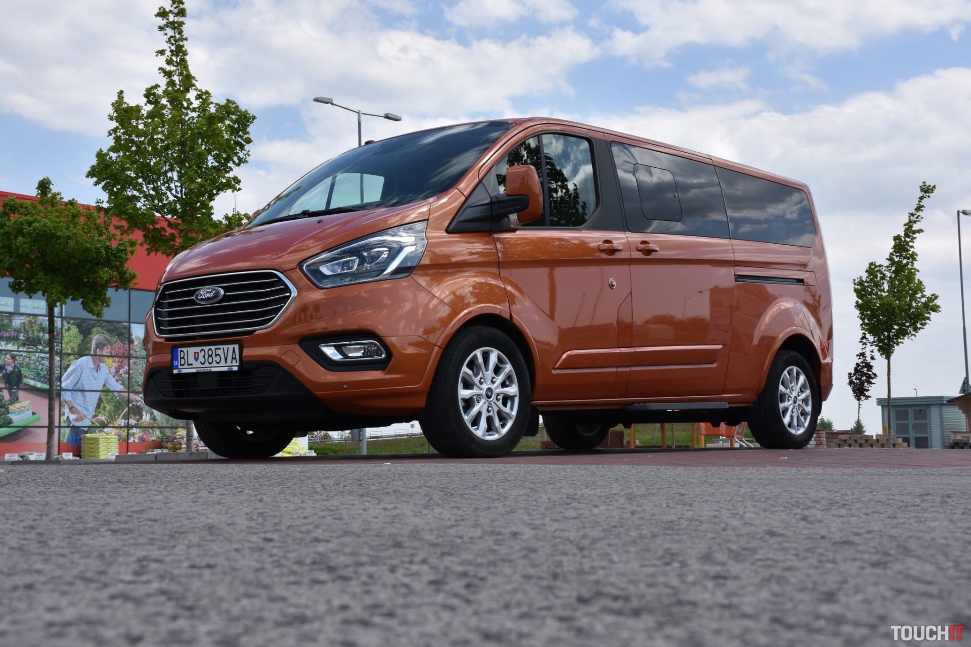 Ford Tourneo Custom: Vyšší level cestovania a podnikania za dobrú cenu