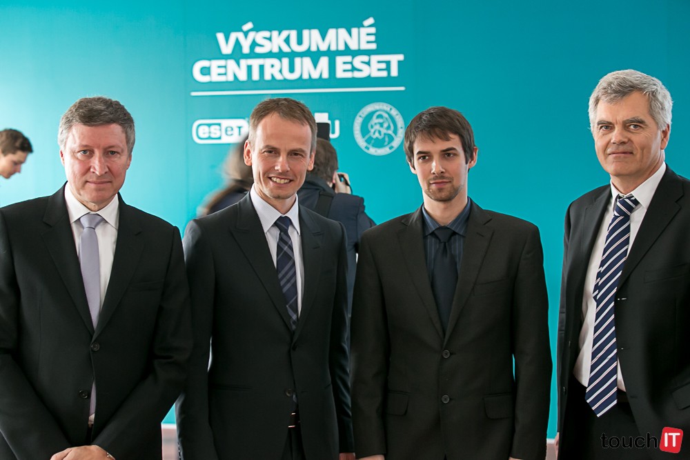 Video: ESET hľadá talenty medzi programátormi. Poradíme ako sa dostať k vašej práci snov