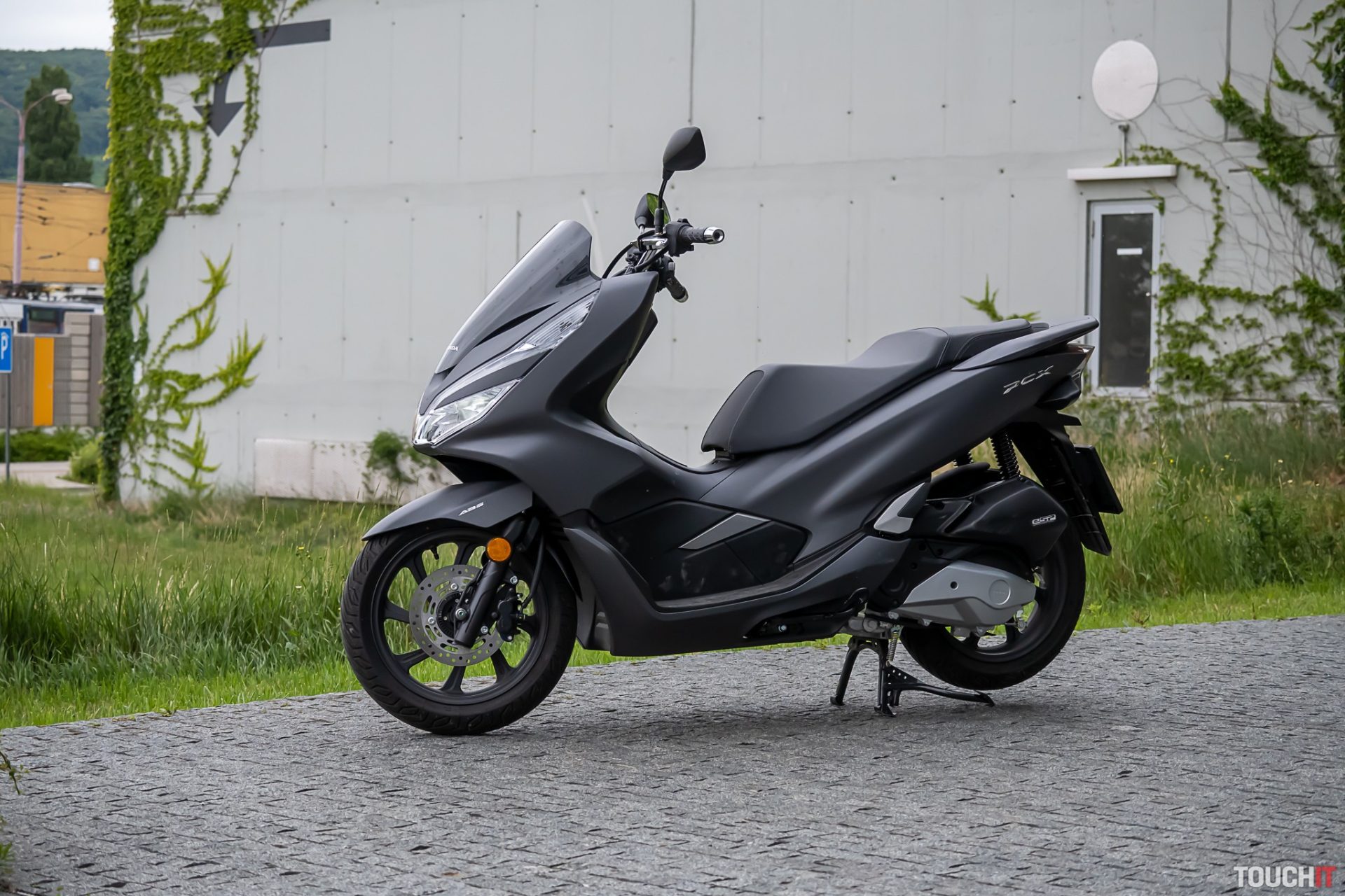 Testovali sme: Skúter Honda PCX 125 ABS 2020 (VIDEO TOUCHIT)