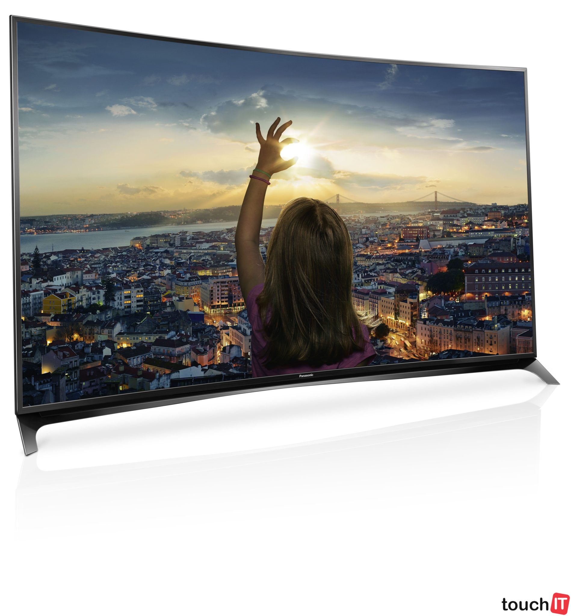 Panasonic konečne predstavuje aj zakrivený televízor
