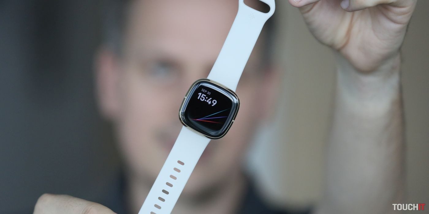 Chrápete? Inteligentné hodinky Fitbit vás na to upozornia