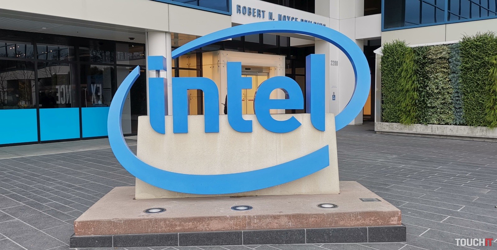 Ako nastaviť grafickú kartu Intel?
