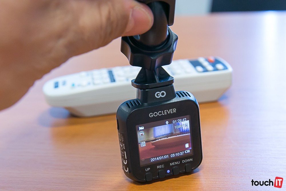 Videotest touchIT: Maličká kamera do auta GoClever DVR Mini Full HD za 34 Eur