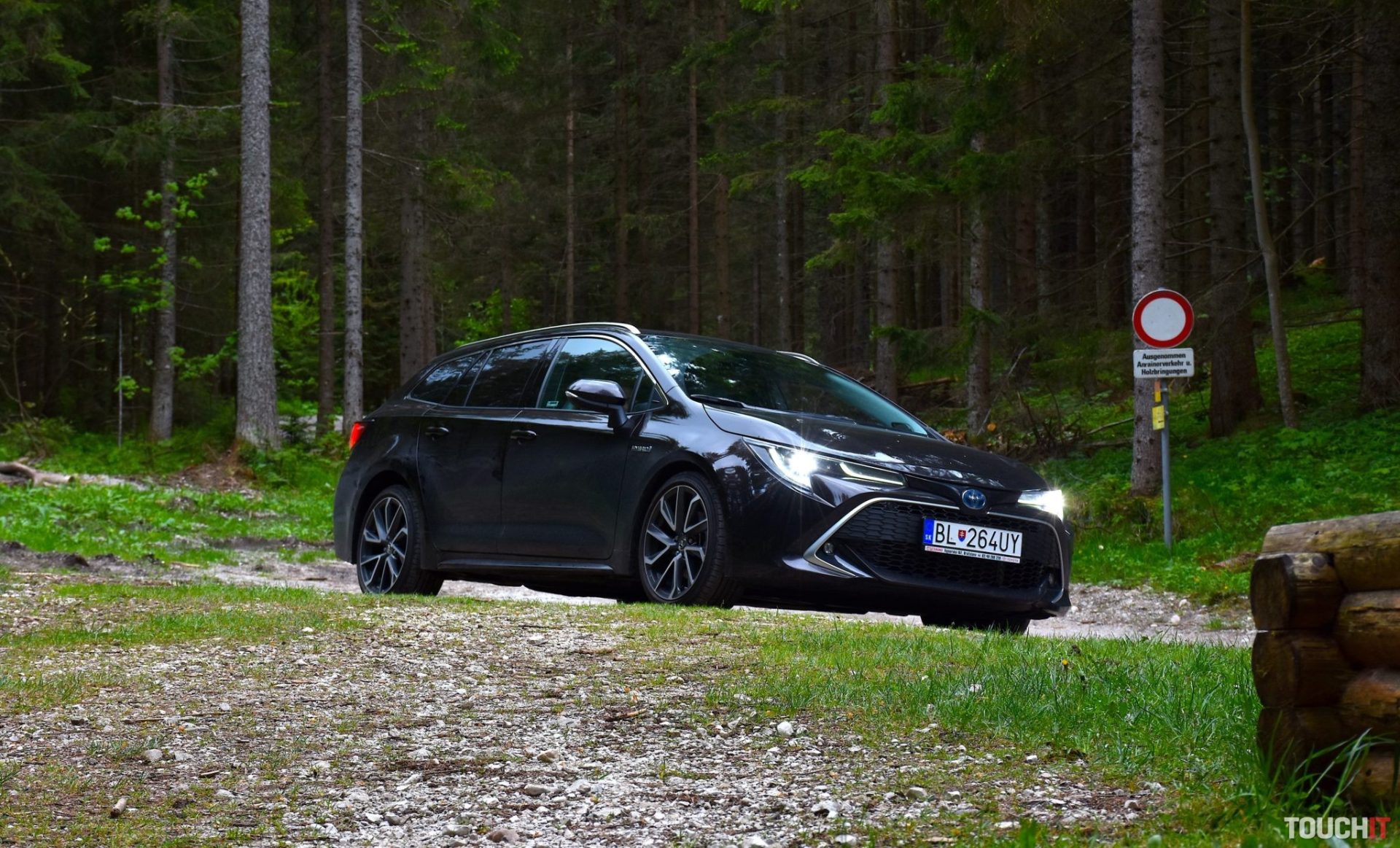 Toyota Corolla TS Executive 2.0i Hybrid: Do Álp s extra nízkou spotrebou