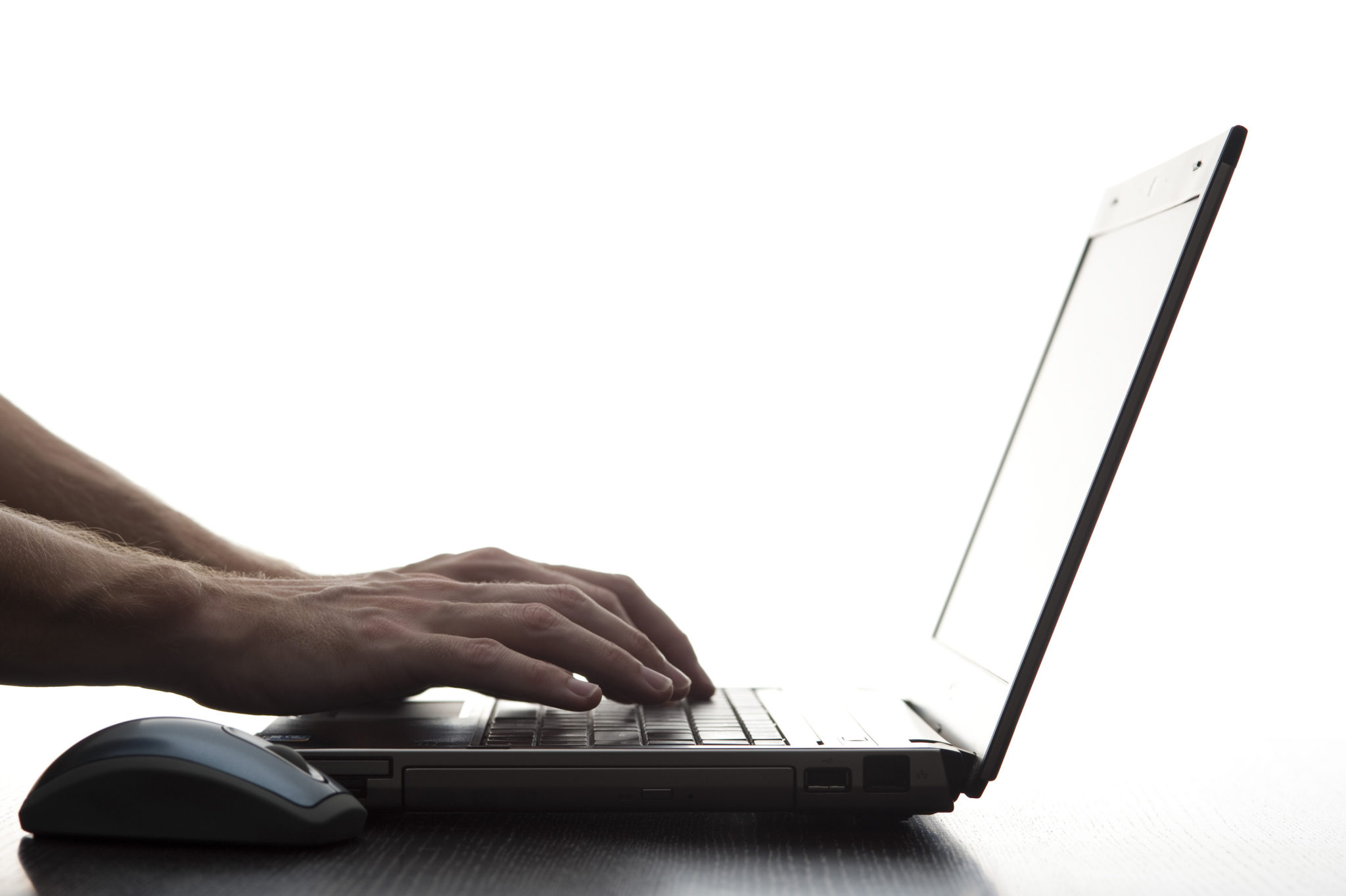 Prieskum: Na čo používajú Slováci internet. Poznajú jeho nástrahy?