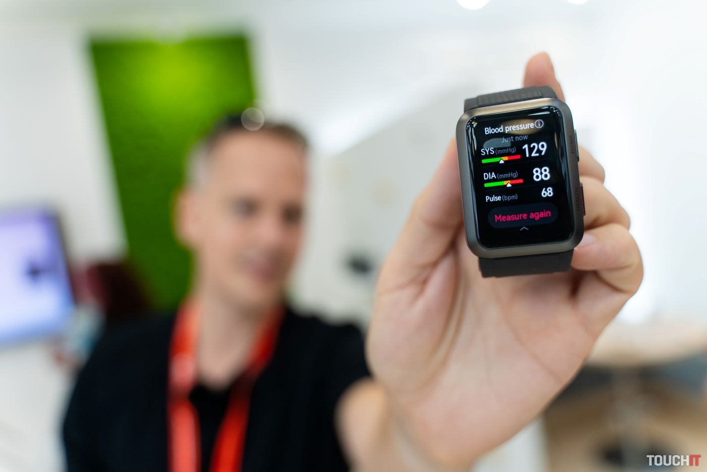 Huawei Watch D sú hodinky, ktoré merajú tlak podobným spôsobom ako tlakomer: Vyskúšali sme ich (DOPLNENÉ)