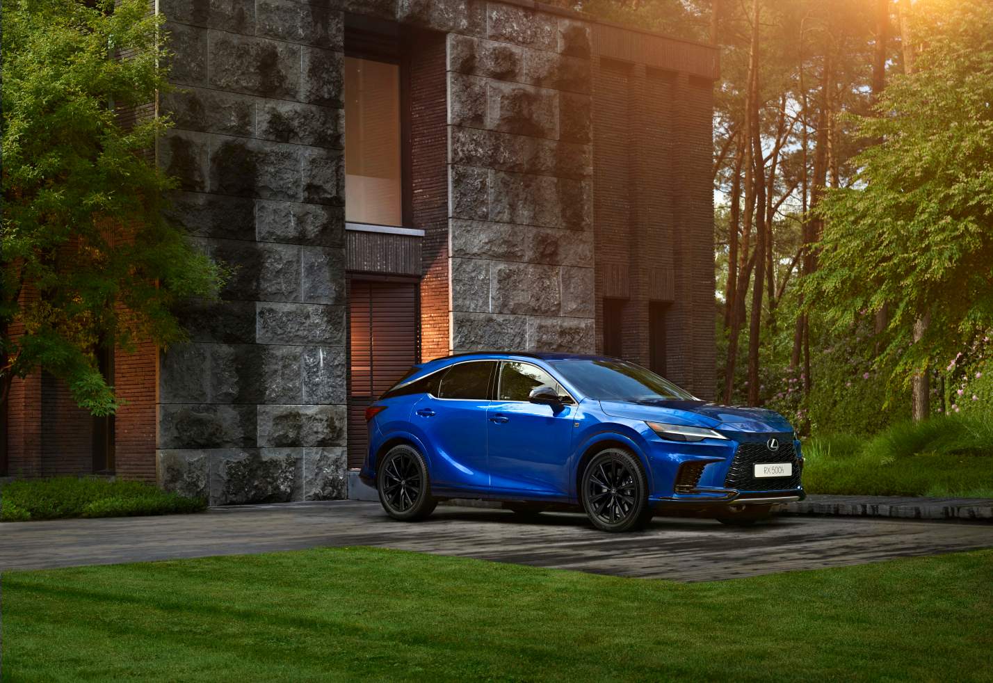 Celkom nový Lexus RX500h