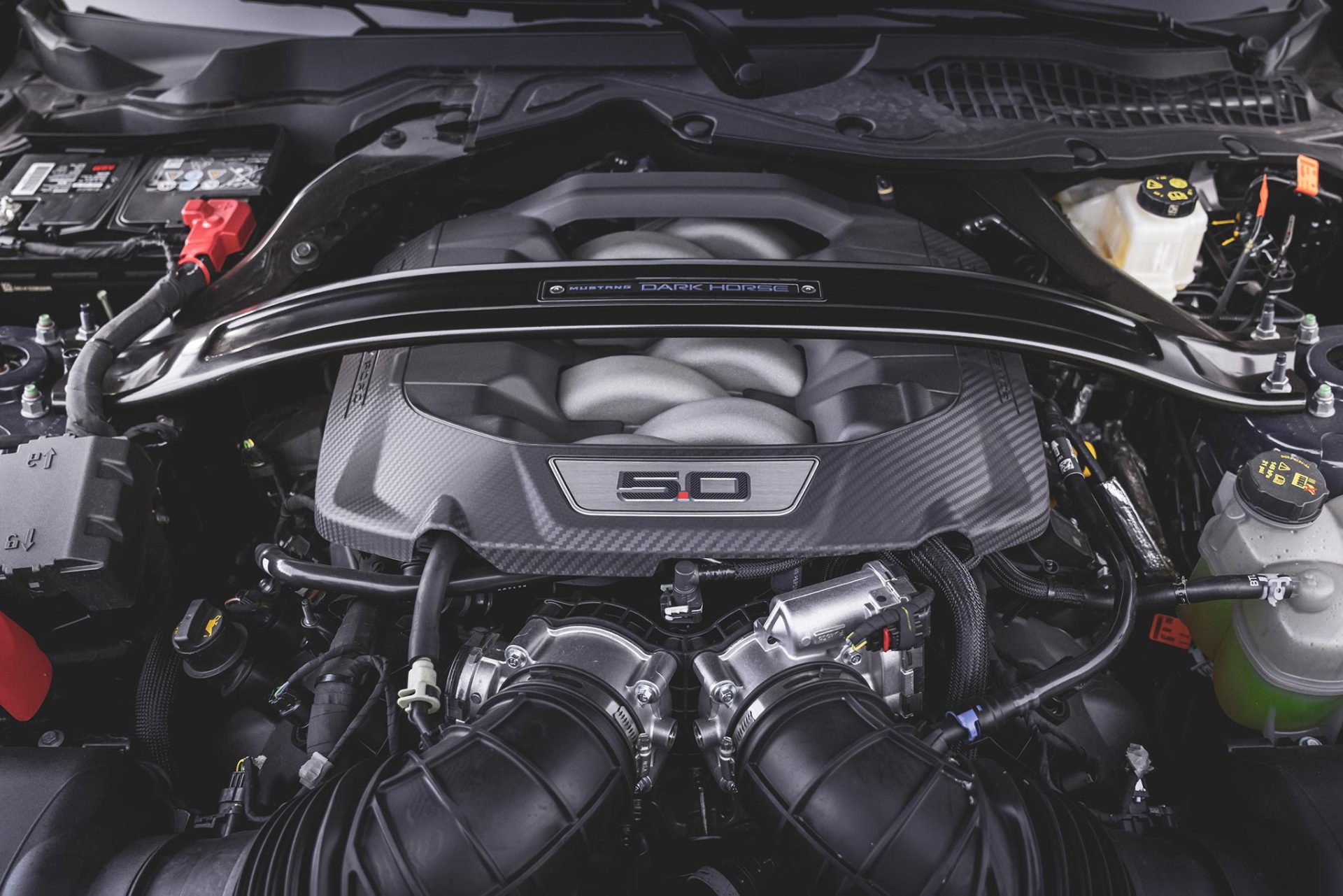 Európsky Ford Mustang má kvôli „emisiám“ nižší výkon, no i tak môžeme byť radi, že vôbec existuje! 