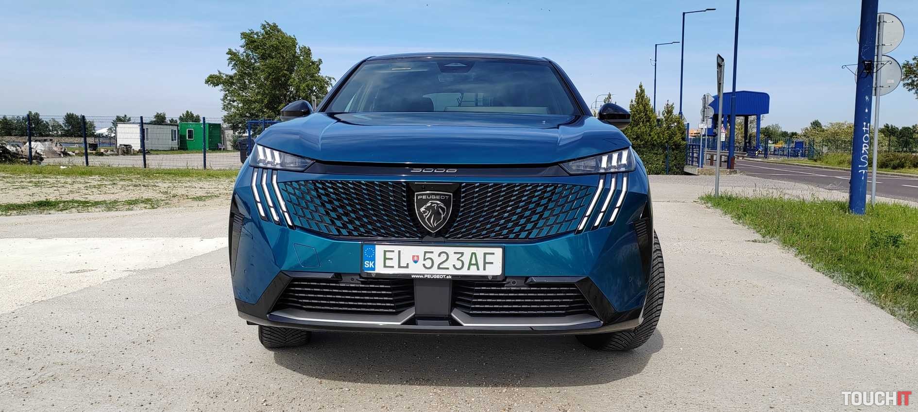 Vyskúšali sme celkom nový Peugeot E-3008