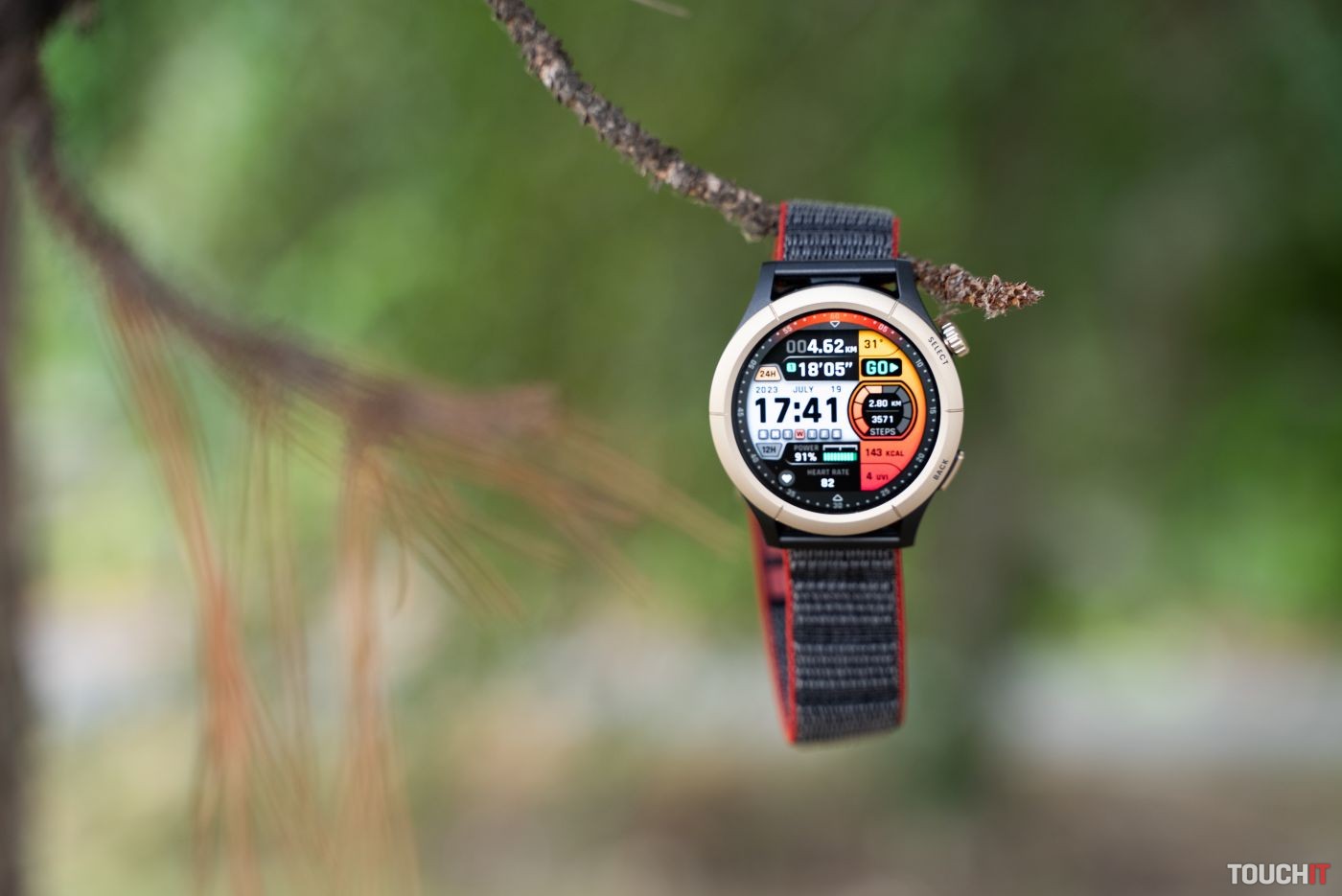 Amazfit Cheetah Pro: Ľahké športové smart hodinky s AMOLED displejom a offline mapami (RECENZIA)