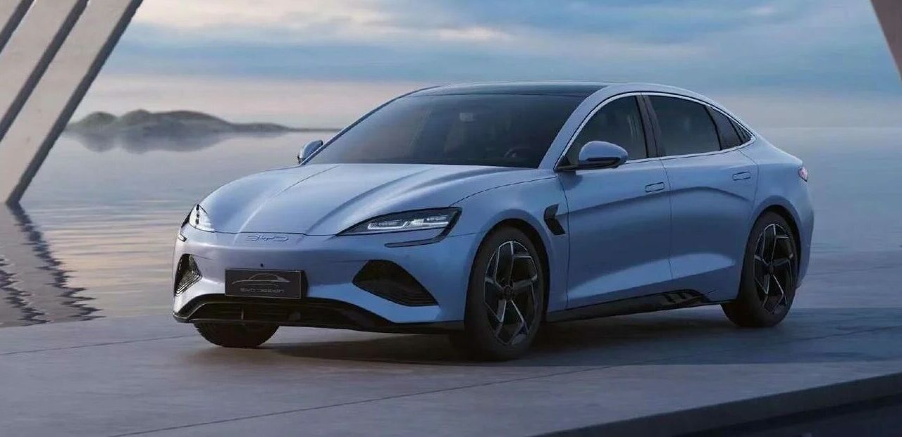 Chce Čína dobyť európsky trh? BYD postaví prvú továreň na elektrické autá u našich susedov!