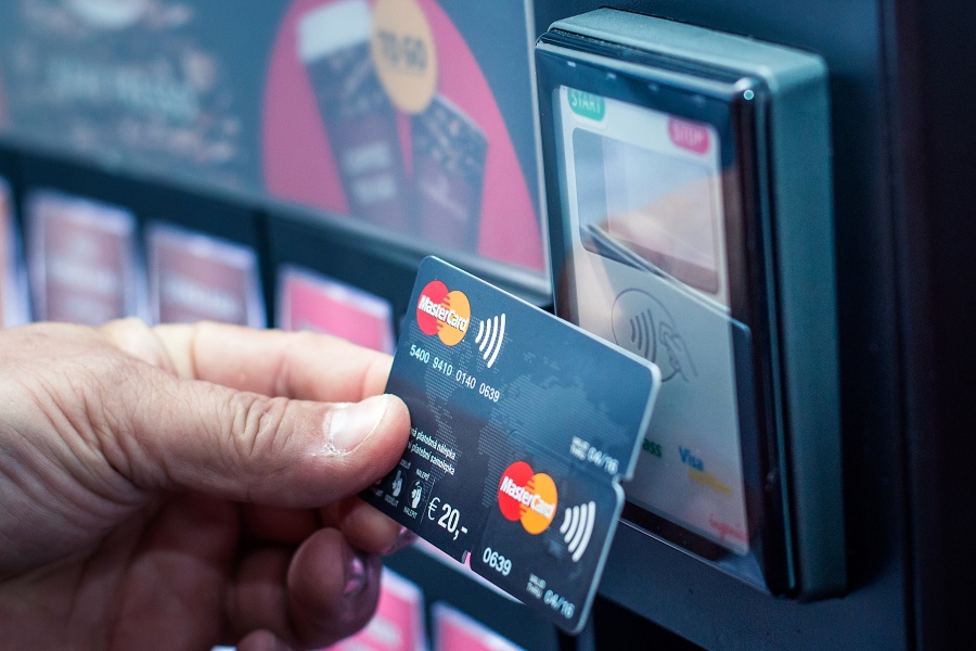 Mastercard radí: Tipy, ako používať platobné karty počas dovolenky