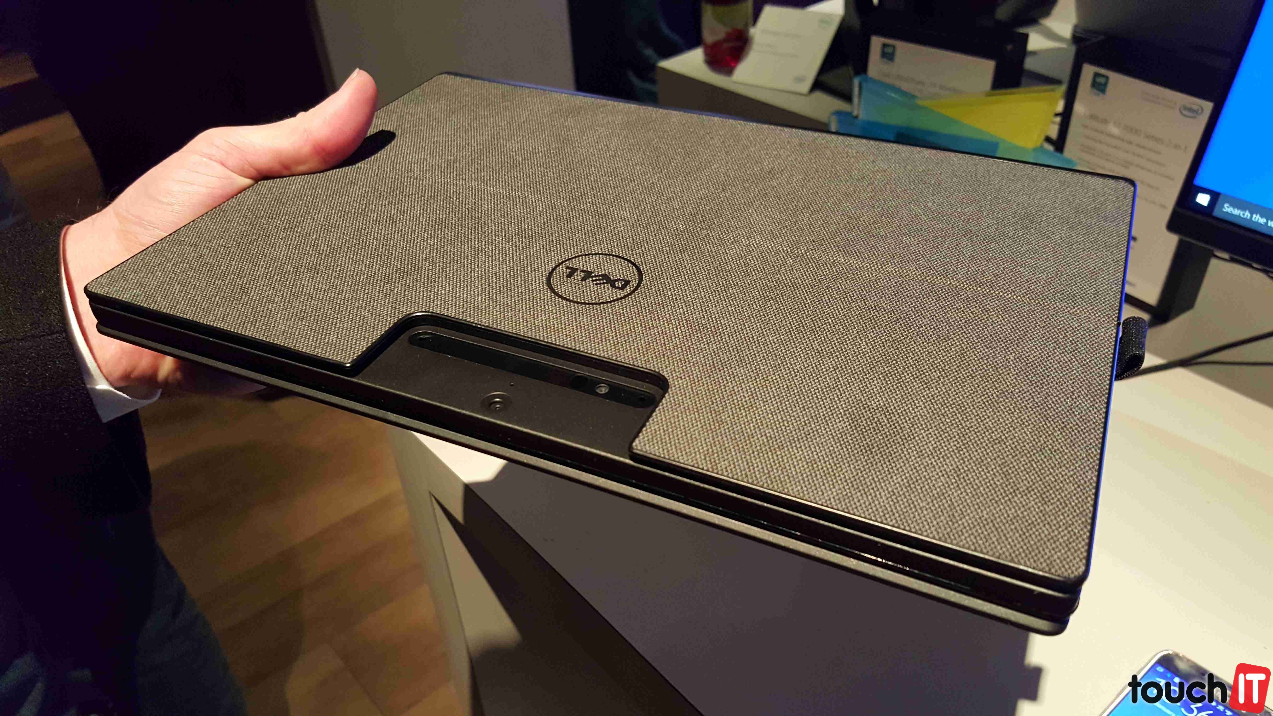 Naživo z CES: Dell predstavuje nové notebooky, 4K displej a dokovacie stanice