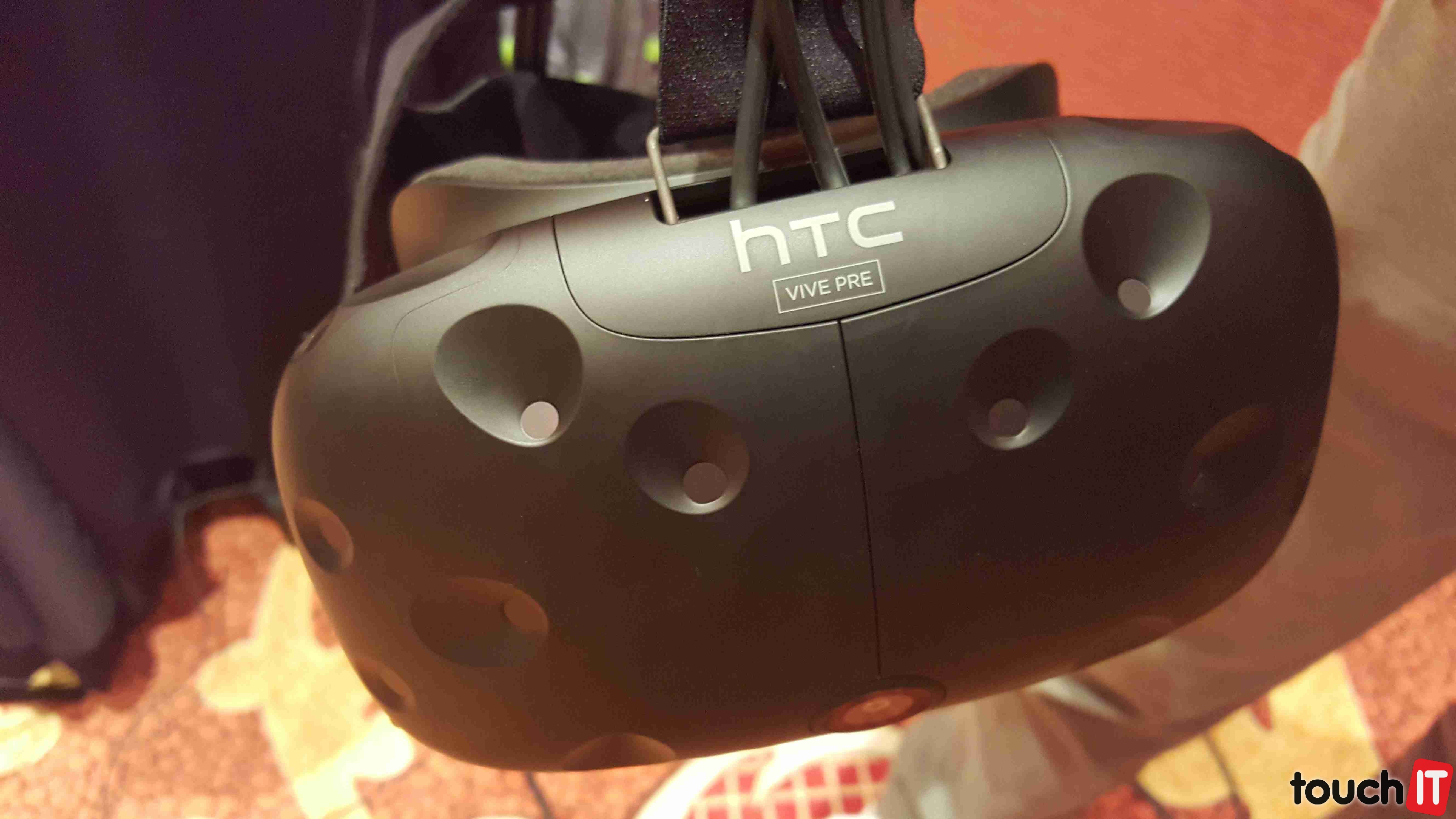 HTC popiera správy o tom, že sa z jej virtuálnej reality stane samostatná firma