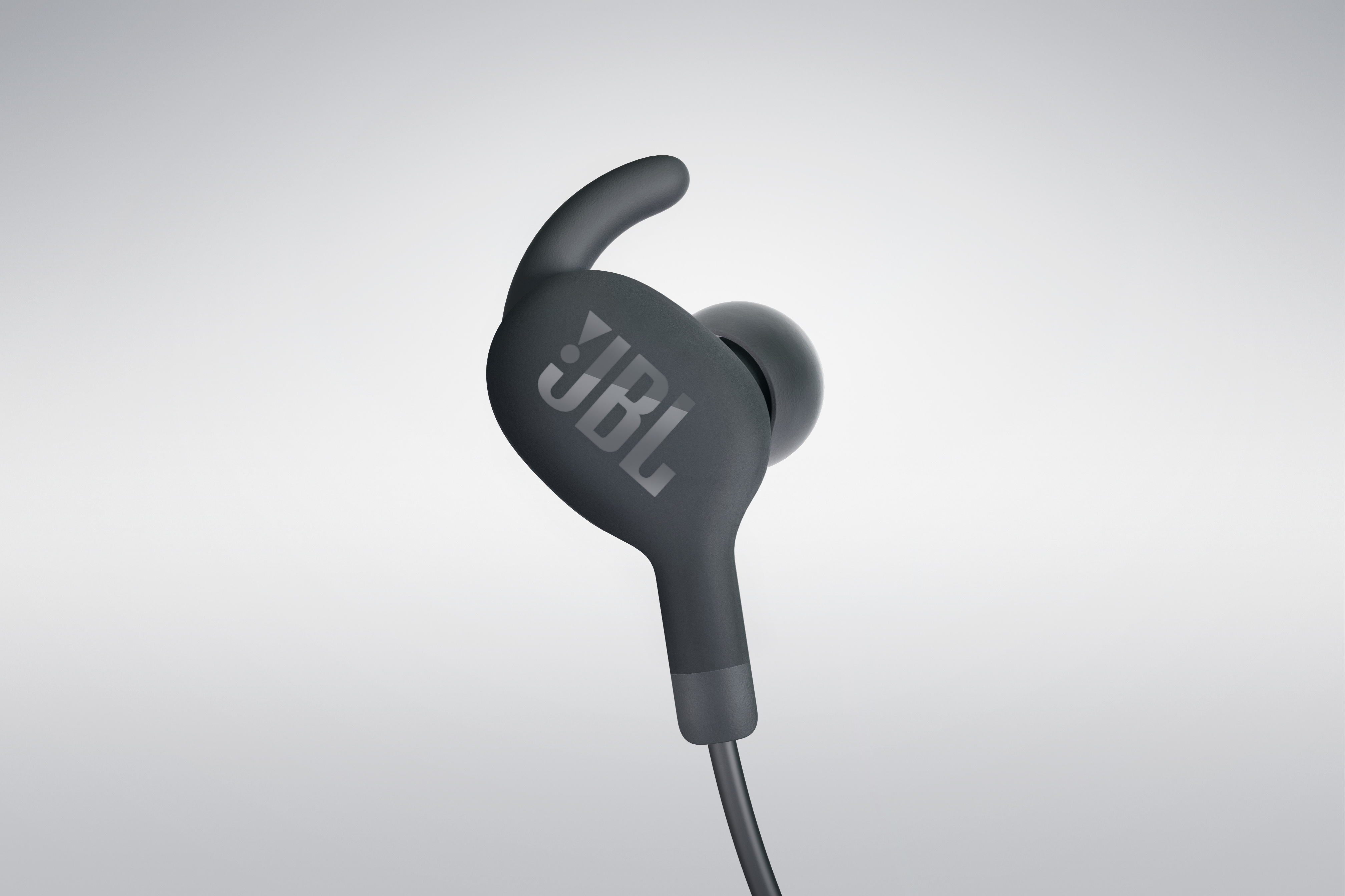 Recenzia bezdrôtových slúchadiel JBL Everest 100