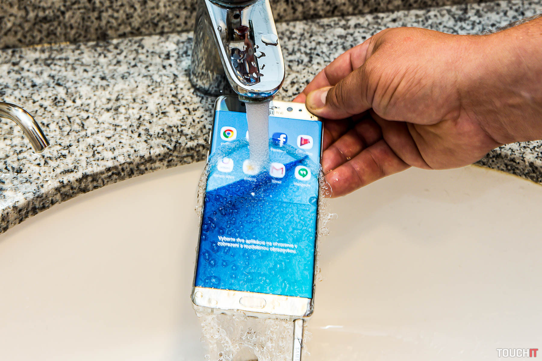 Ľudia stále používajú Galaxy Note 7. Samsung vydá aktualizáciu, ktorá úplne znemožní nabíjanie batérie