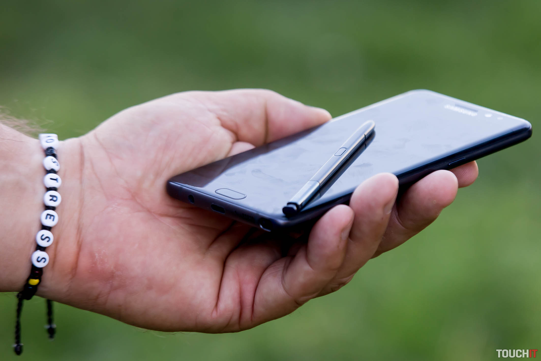 Samsung Galaxy Note 7 vypnite a nepoužívajte ho. Poznáme detaily výmeny telefónu (doplnené)