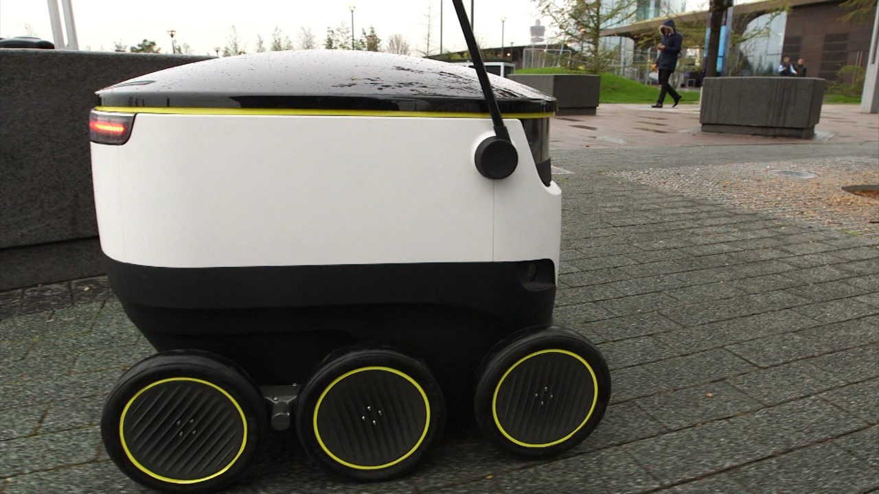 Švajčiarsko zavádza robotov na doručovanie zásielok