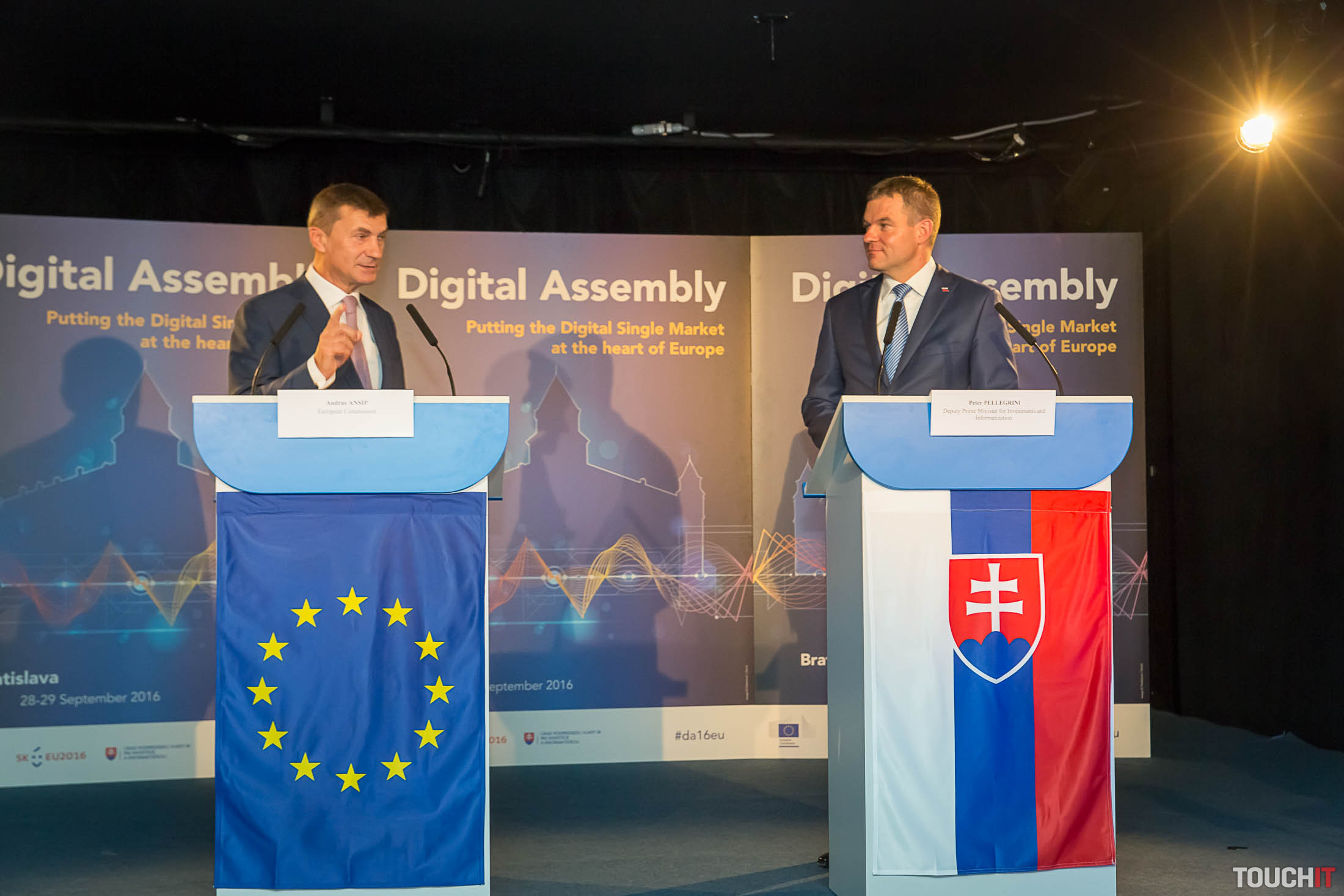 VIDEO TOUCHIT: Peter Pellegrini: Slovensko je krajinou, kde sa rozbehne projekt Connected Cars