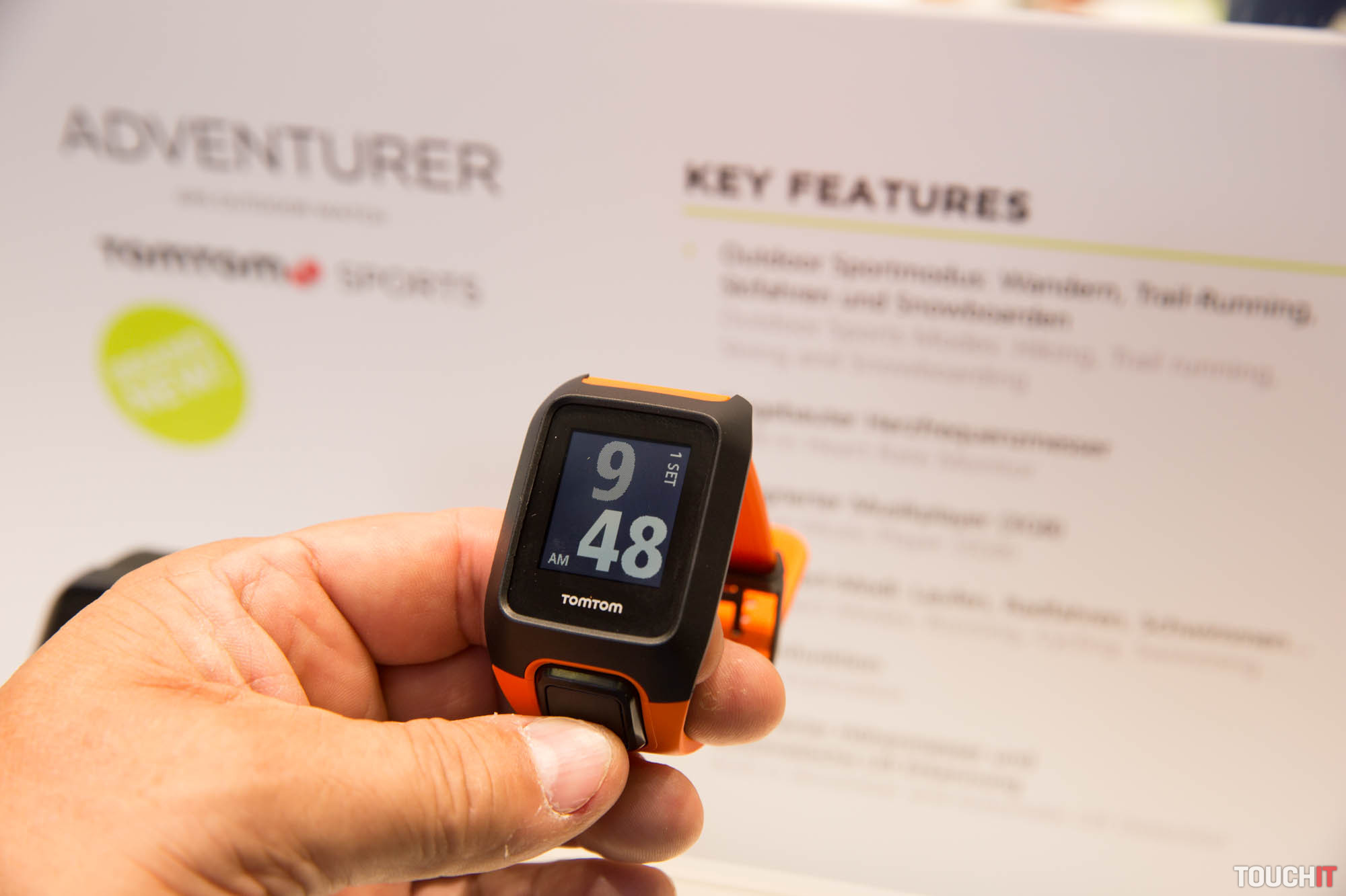 VIDEO TOUCHIT: TomTom Adventurer – hodinky pre milovníkov outdoorových športov