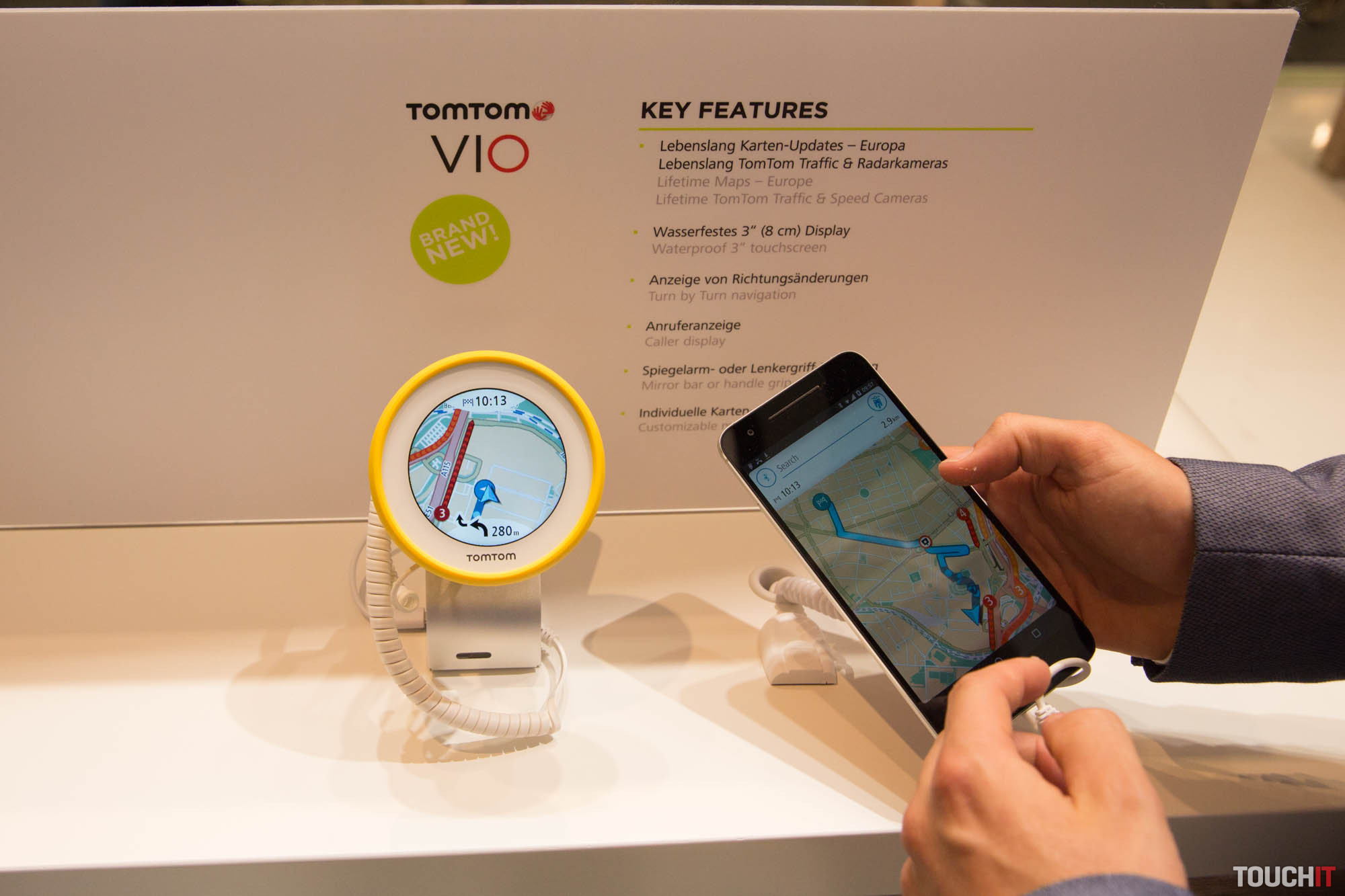 VIDEO TOUCHIT: TomTom VIO – navigácia pre skútre či motorky