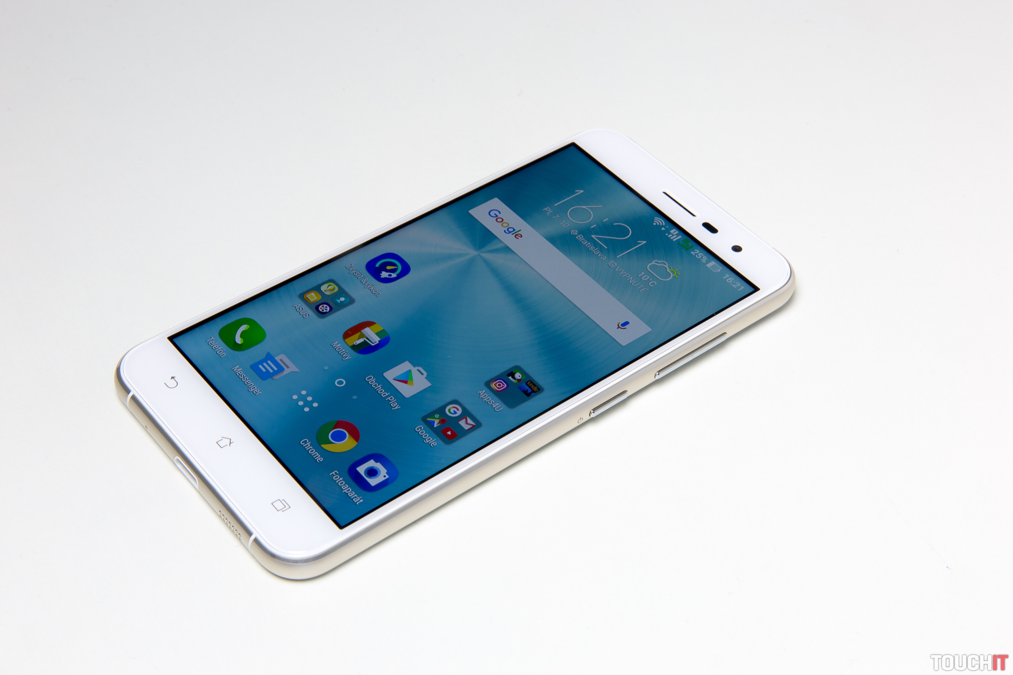 Recenzia ASUS ZenFone 3: Do tretice všetko dobré
