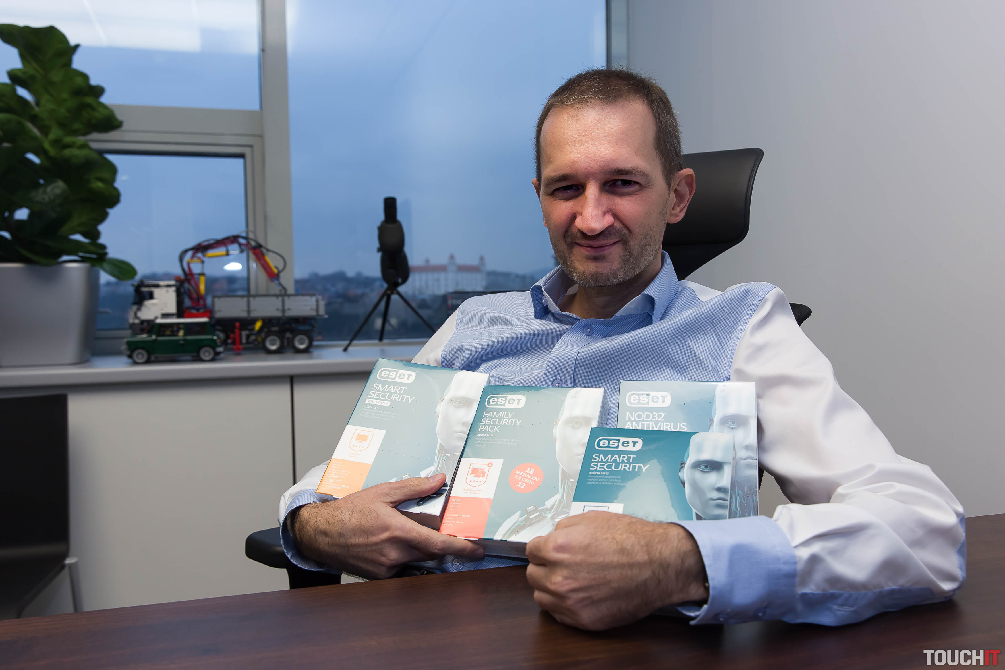 VIDEO TOUCHIT: ESET ohlasuje novú verziu nástrojov SmartSecurity a Antivirus