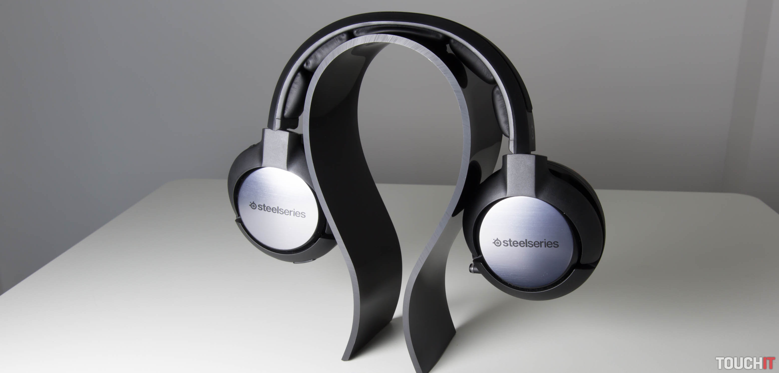 Slúchadlá na kompletné prepojenie s PC a konzolami u vás doma – SteelSeries Siberia 840