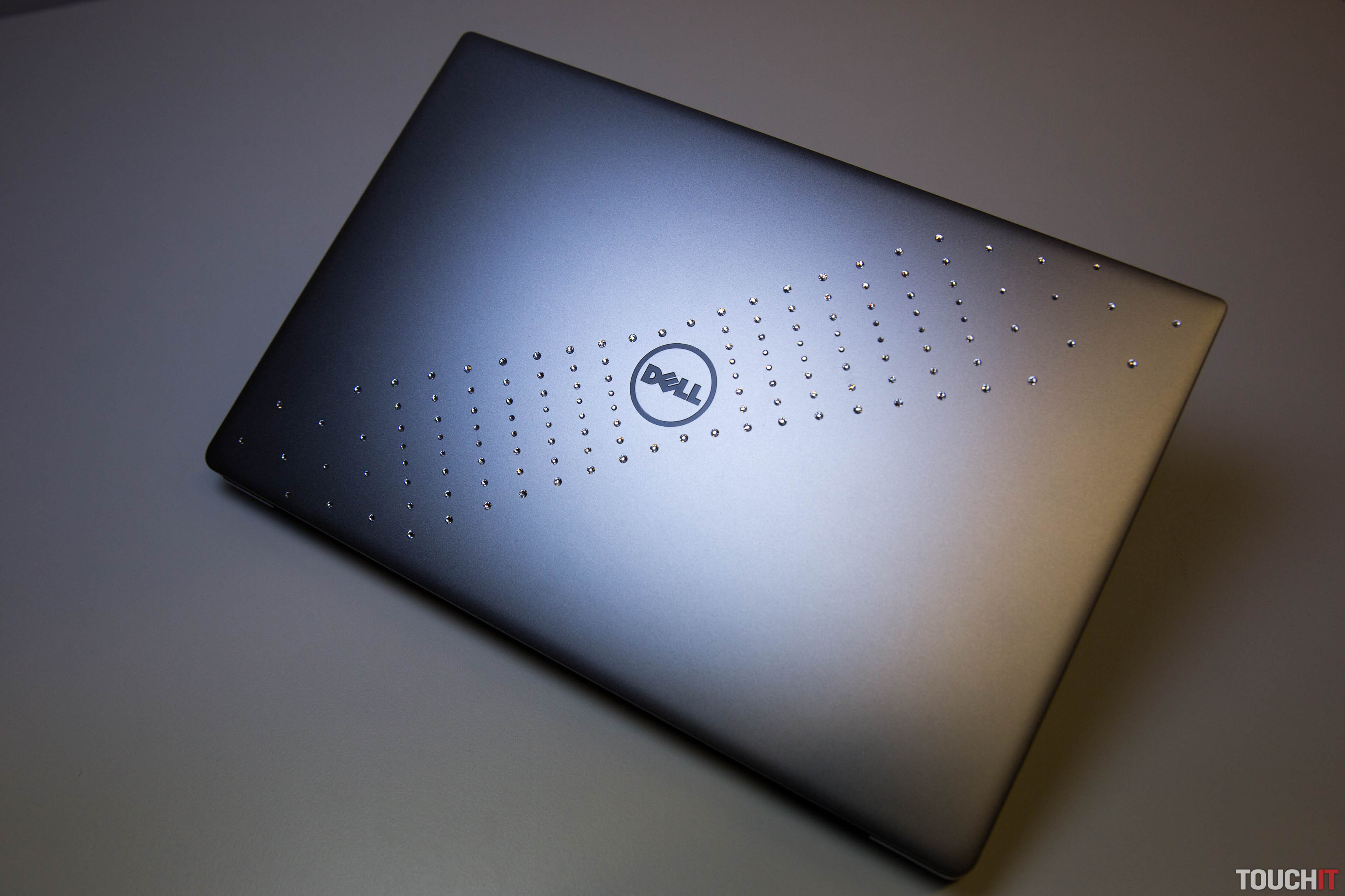 Recenzia Dell XPS 13 Swarovski: Šperk medzi notebookmi
