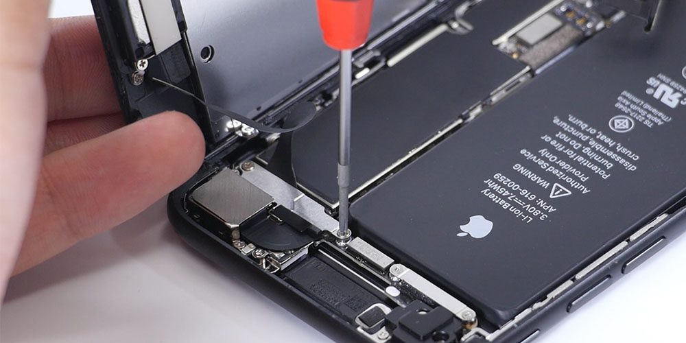 Apple pravdepodobne nenaplánuje nasledovníka modelu iPhone SE