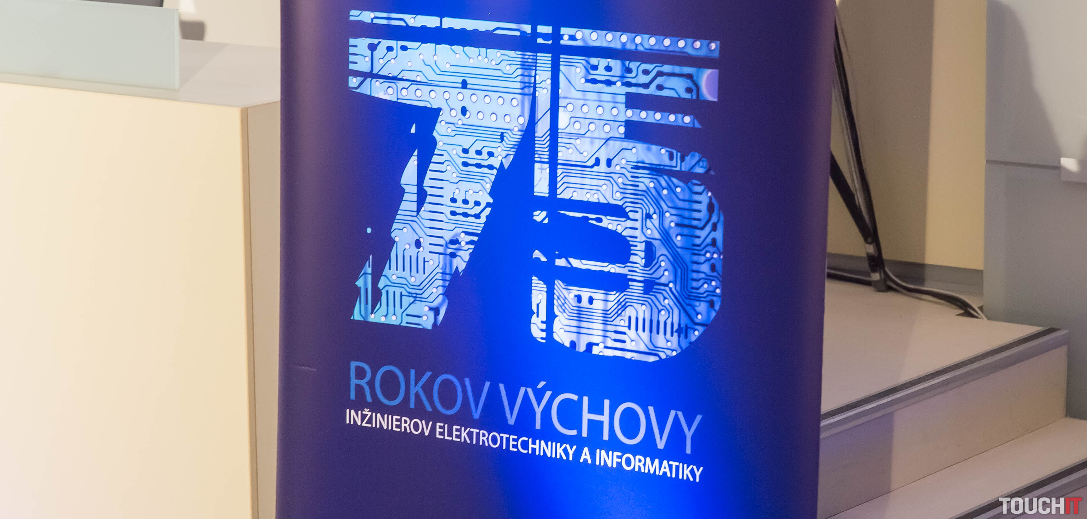 Fakulta elektrotechniky a informatiky oslavuje 75. výročie inžinierov elektrotechniky a informatiky. Boli sme pritom