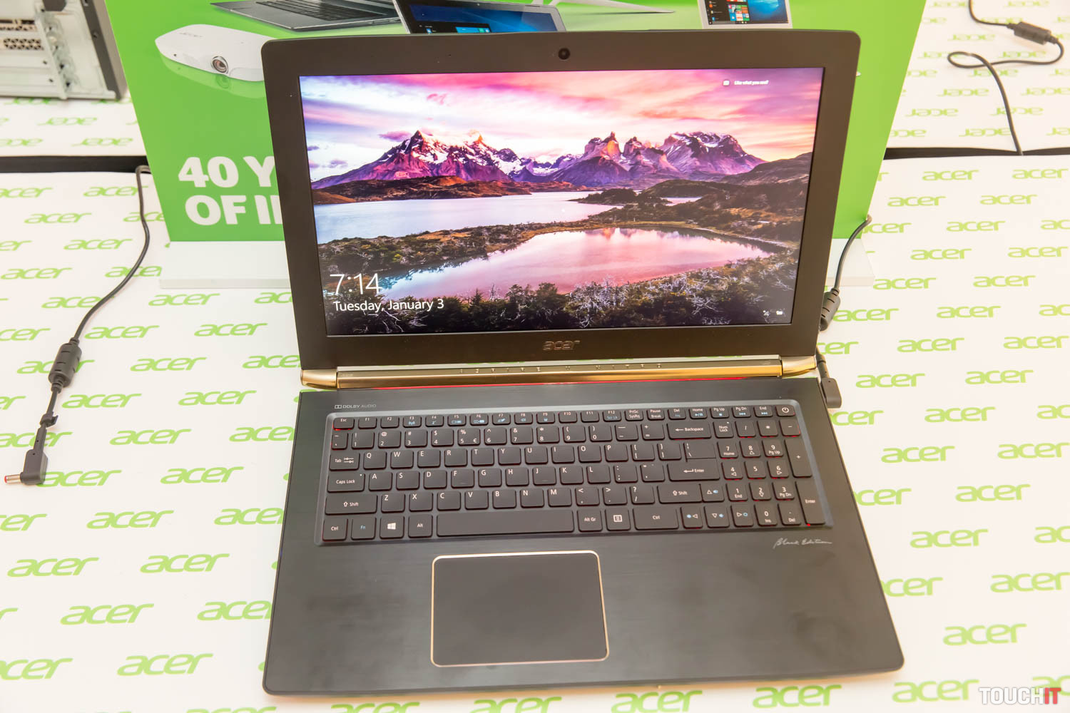 VIDEO TOUCHIT: Vynovený herný notebook Acer Aspire V 15 Nitro Black Edition