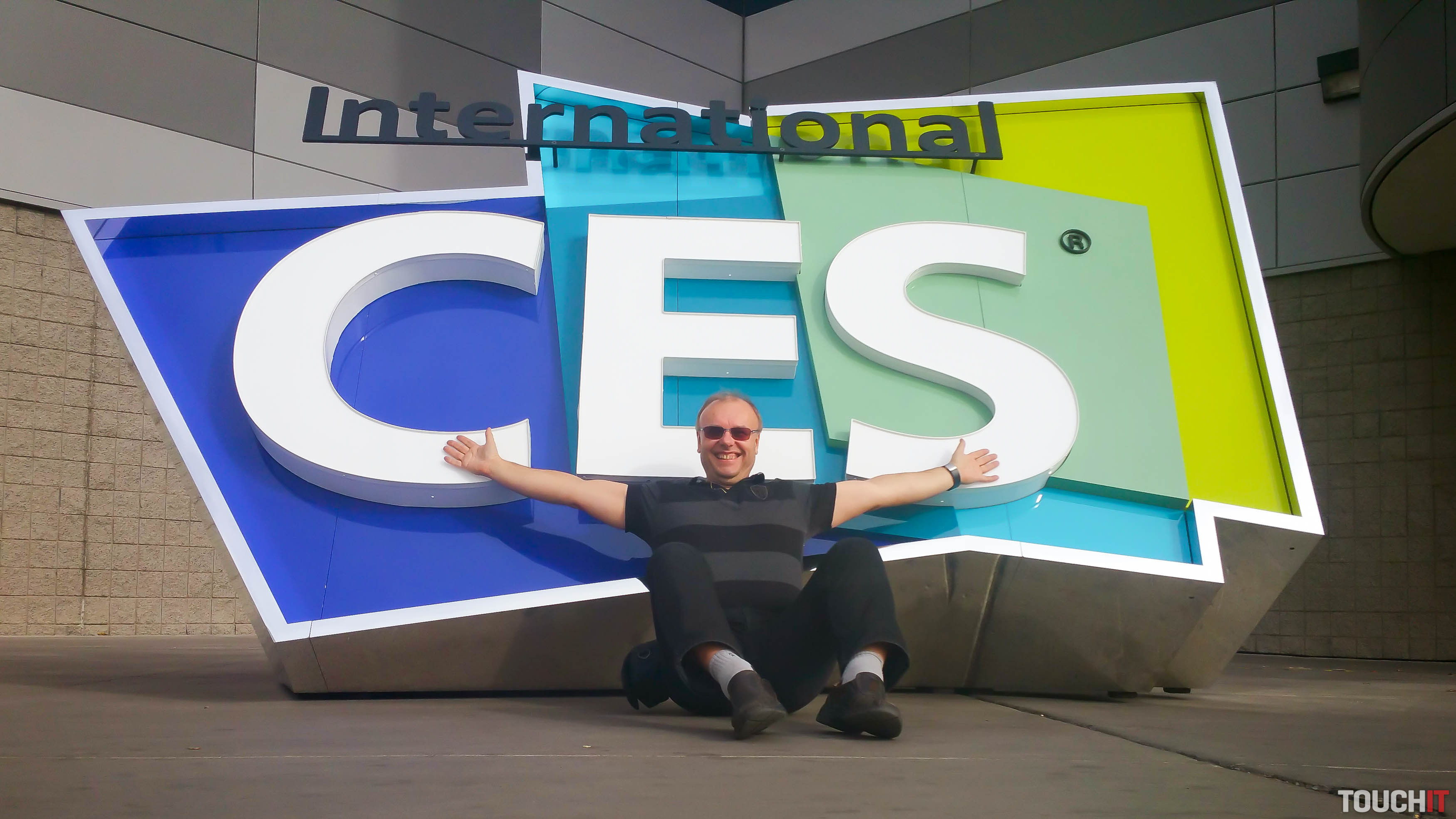 VIDEO TOUCHIT: Smerujeme na výstavu CES 2017 do Las Vegas. Čo môžete očakávať?