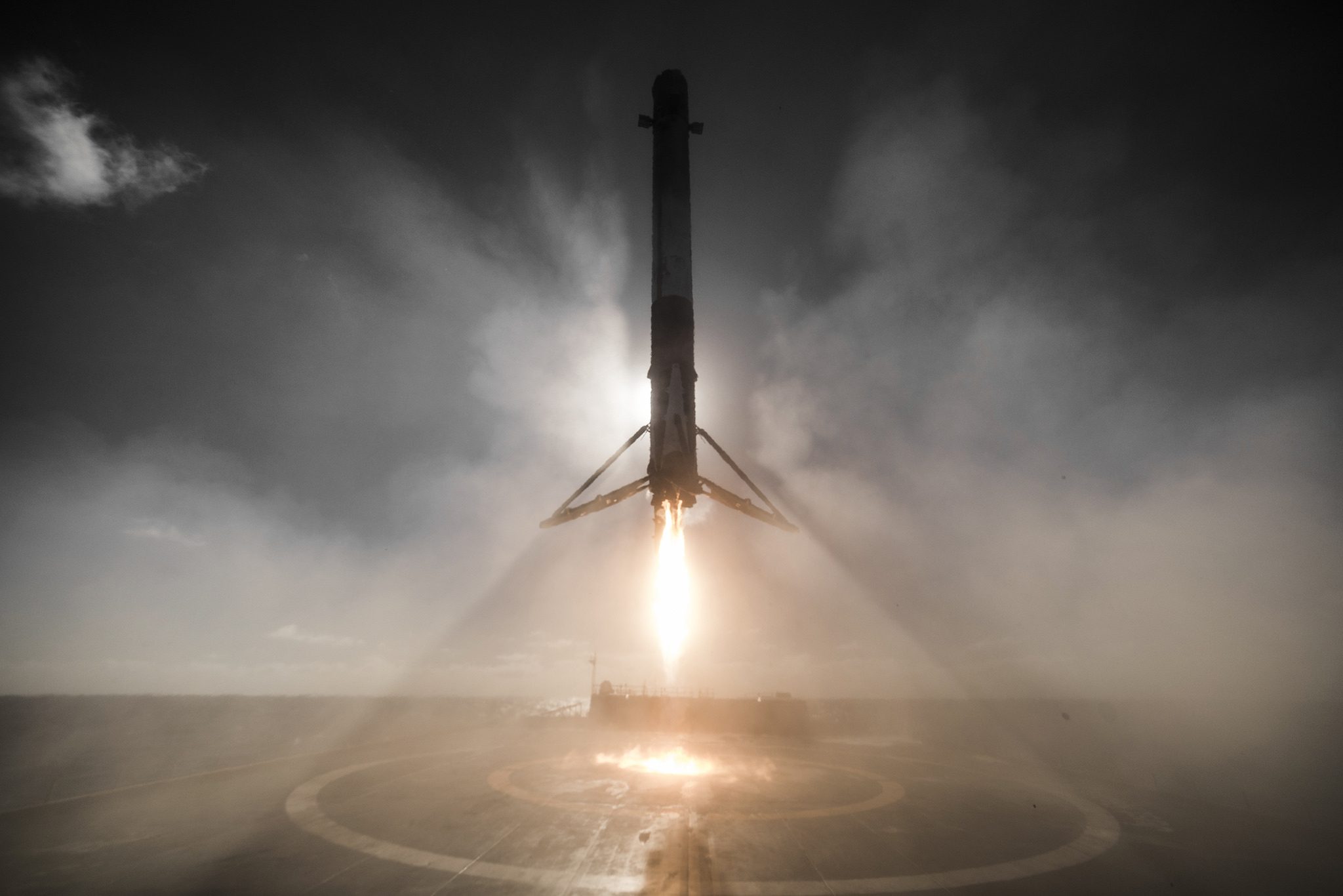 Pozrite si návrat raketového stupňa SpaceX z netradičného pohľadu