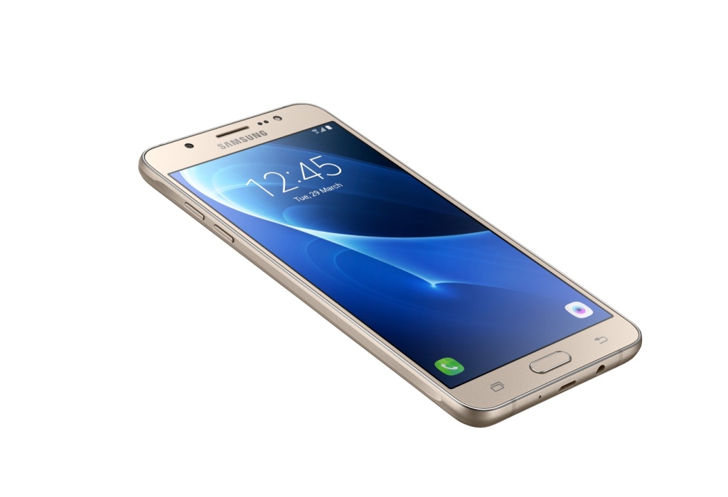 Recenzia Samsung Galaxy J7 (2016): Smartfón strednej triedy s možnosťou výmeny batérie