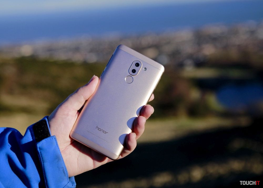 Recenzia Honor 6X: Na tento telefón sa oplatí počkať