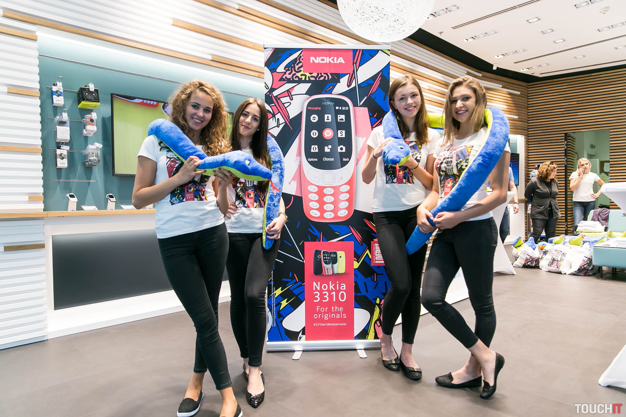 WEEK TOUCHIT #2 – Nokia 3310 – legenda sa vracia