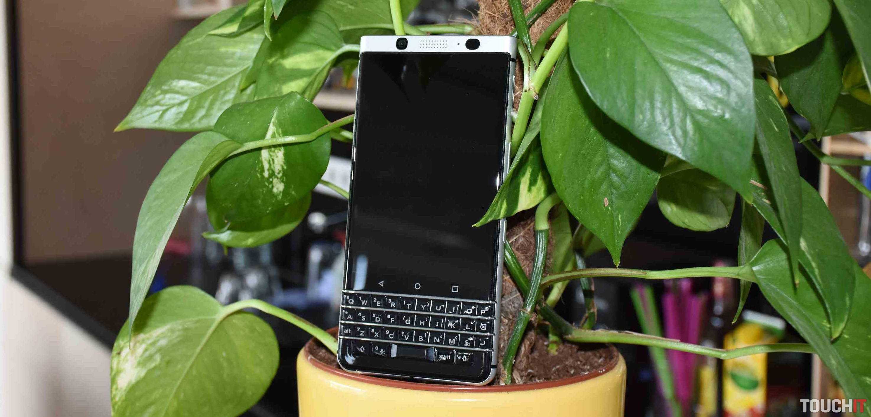 Recenzia: BlackBerry KEYone je jedinečný telefón s QWERTY klávesnicou