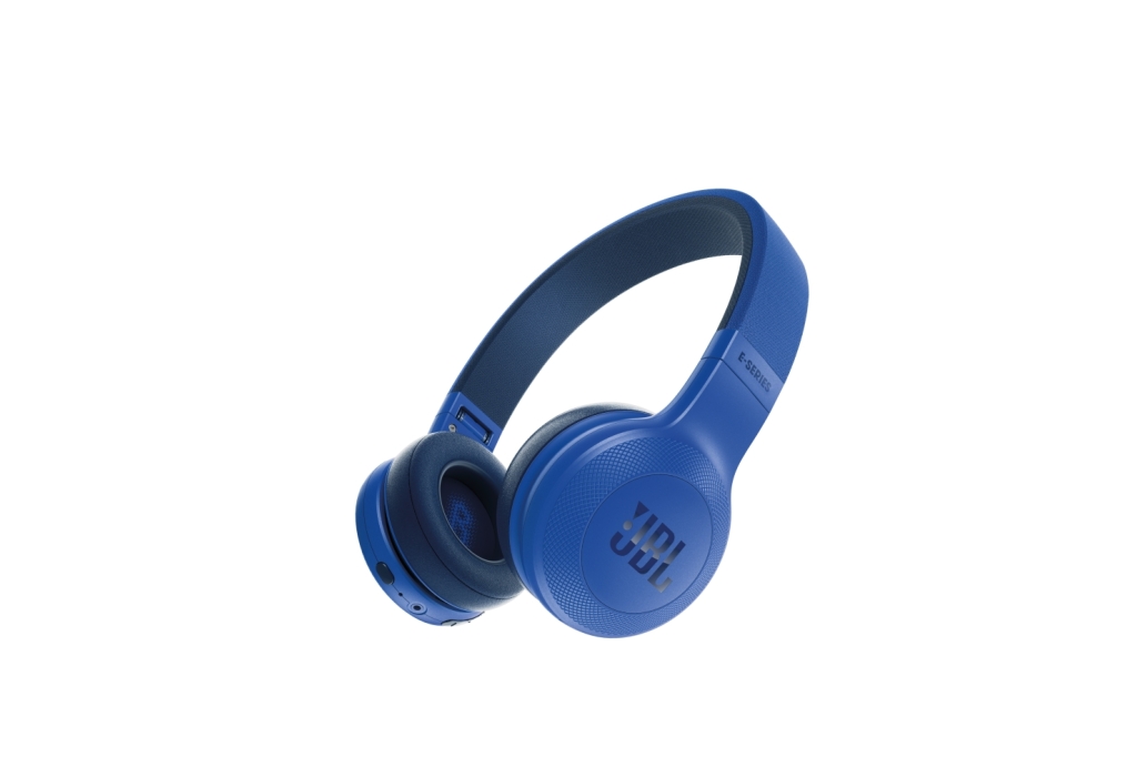 Recenzia JBL E45BT: Kompaktné slúchadlá s hlavovým mostom