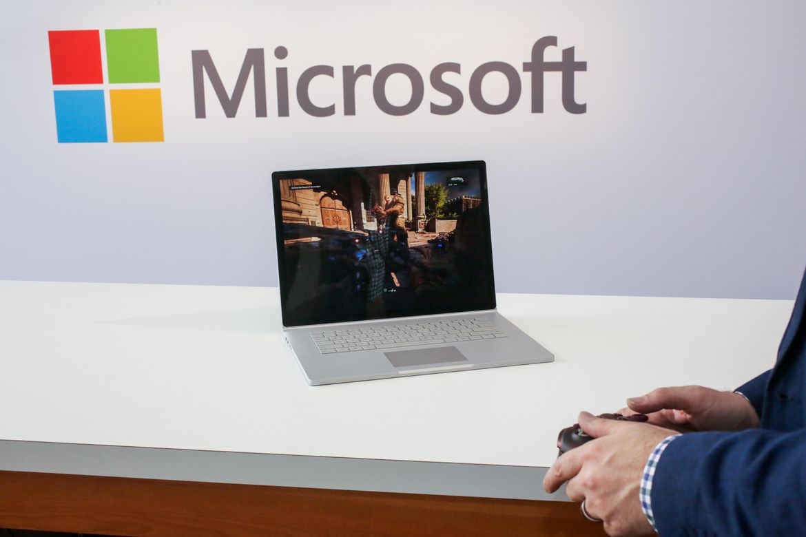VIDEO TOUCHIT: Microsoft Surface Book 2 na výstave CES 2018