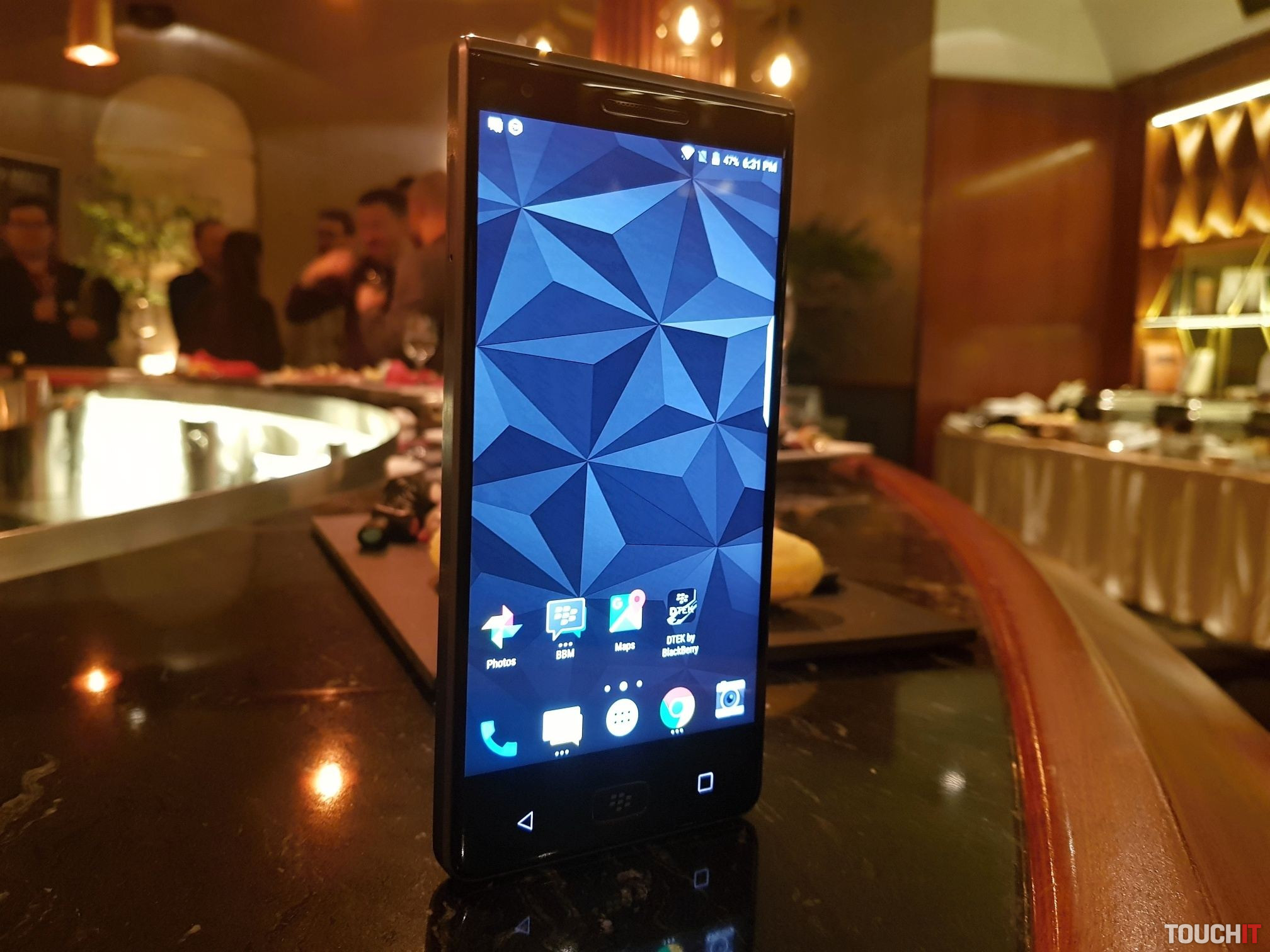 VIDEO TOUCHIT: Nové BlackBerry opäť nemá klávesnicu. Je ale vodeodolné