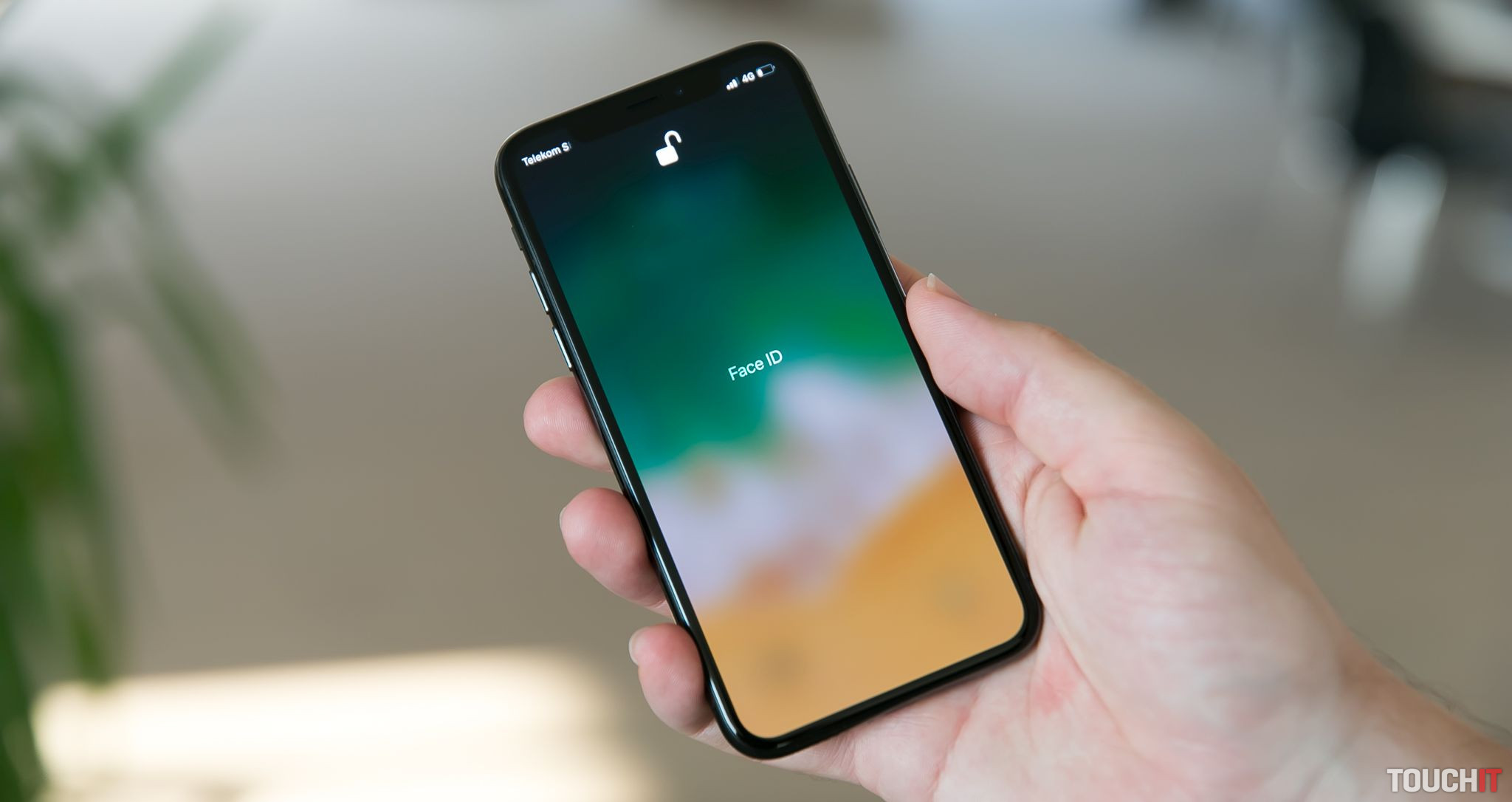 Stačilo výrezov v displeji? Apple s nimi pravdepodobne končí