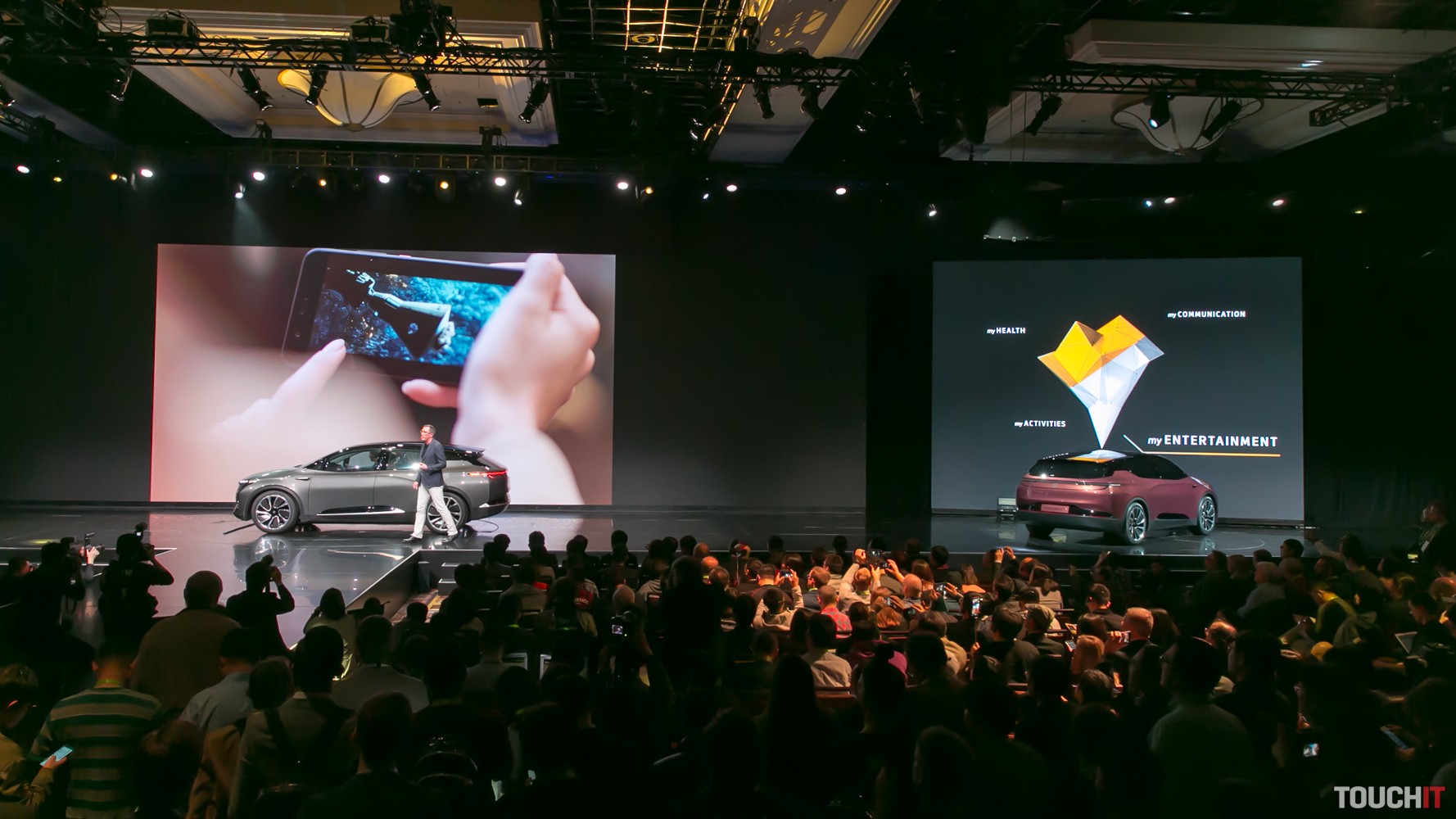 CES 2018: Ako dvaja Nemci dobyli Las Vegas a ukázali elektroauto pre masy (americké)