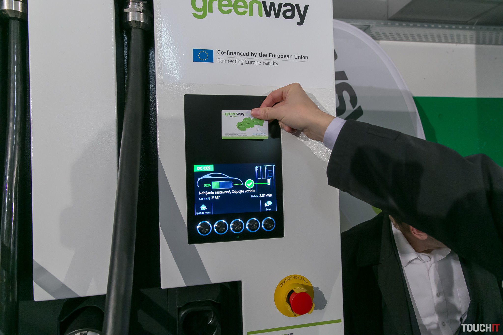 V sieti GreenWay sa dá na nových rýchlonabíjačkách nabíjať elektromobil zadarmo. Prvý mesiac od spustenia
