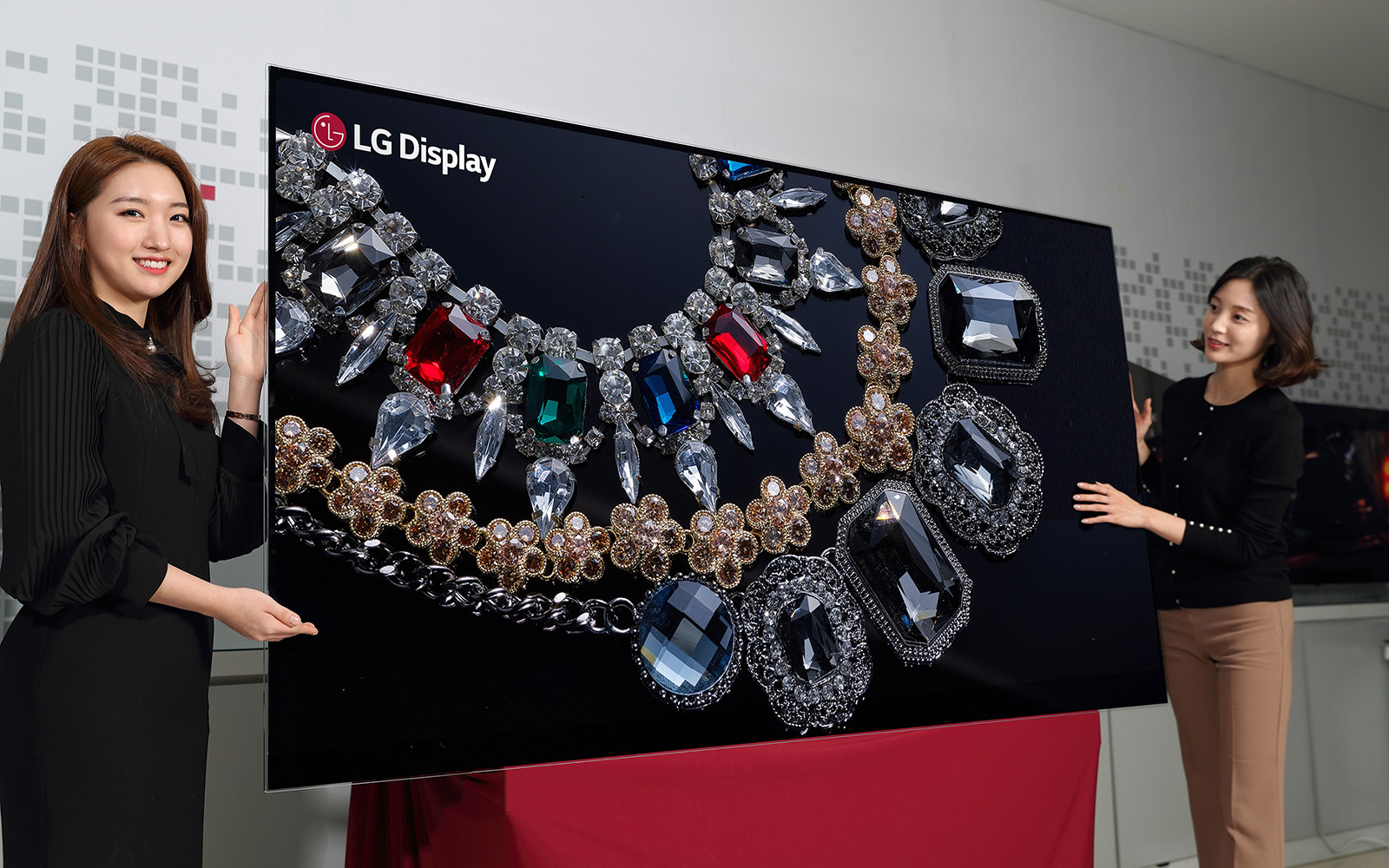 LG ukáže na CESe 88-palcový televízor s rozlíšením 8K. Pôjdeme sa naň pozrieť