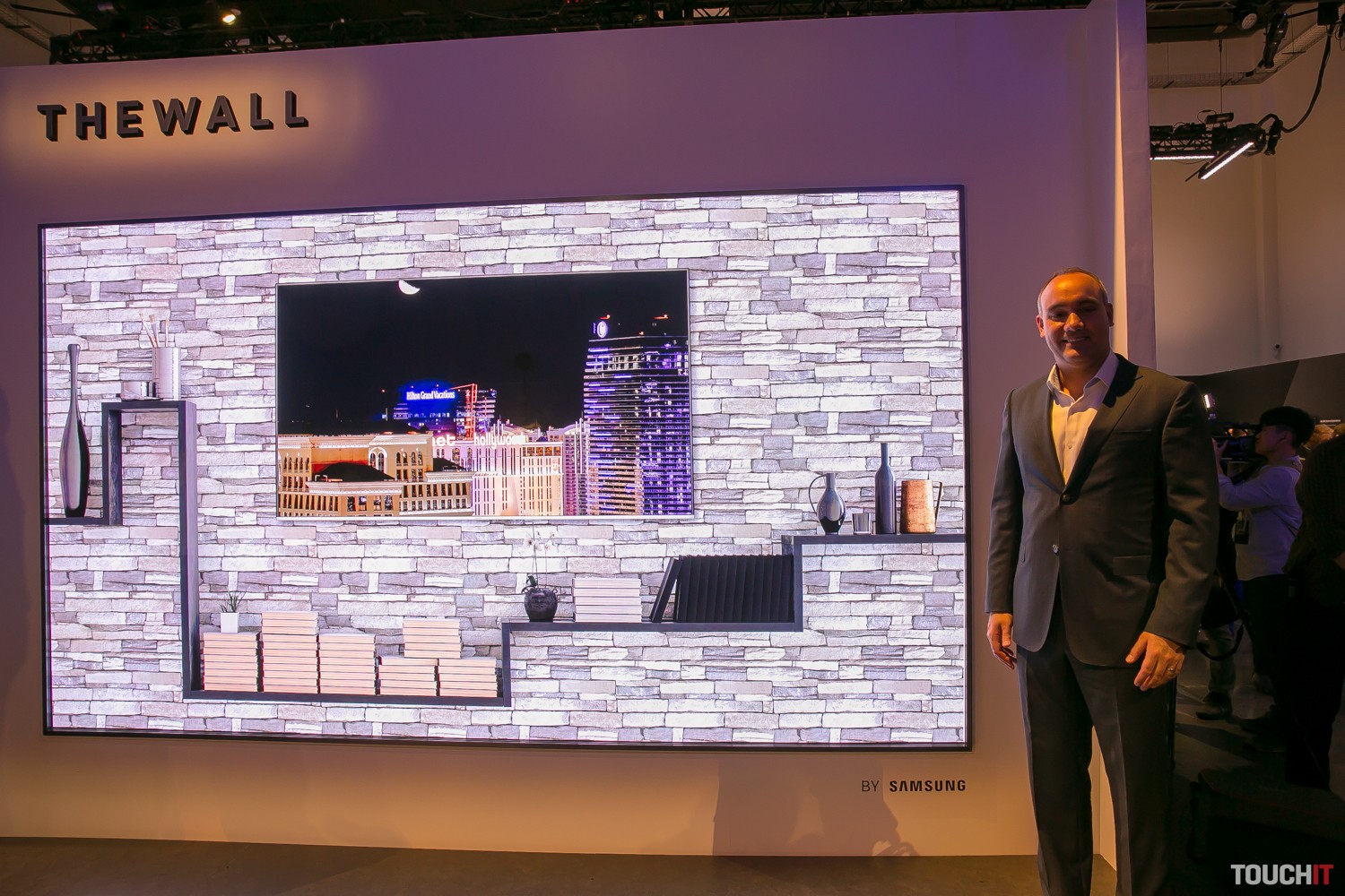VIDEO TOUCHIT: CES 2018: Samsung poriadne prekvapil, toto asi nečakal nikto (doplnené)