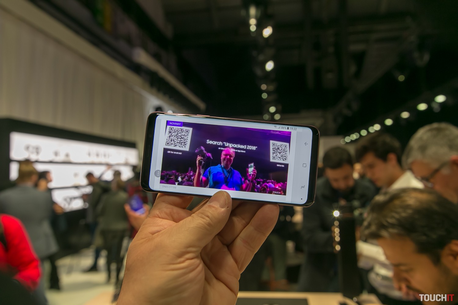 Vedeli ste, koľko percent Slovákov vlastní mobilný telefón?