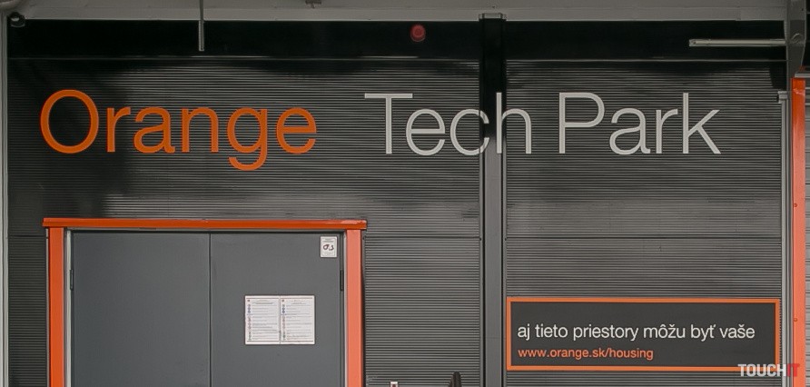 VIDEO TOUCHIT: Nazrite do dátového centra Orange TechPark