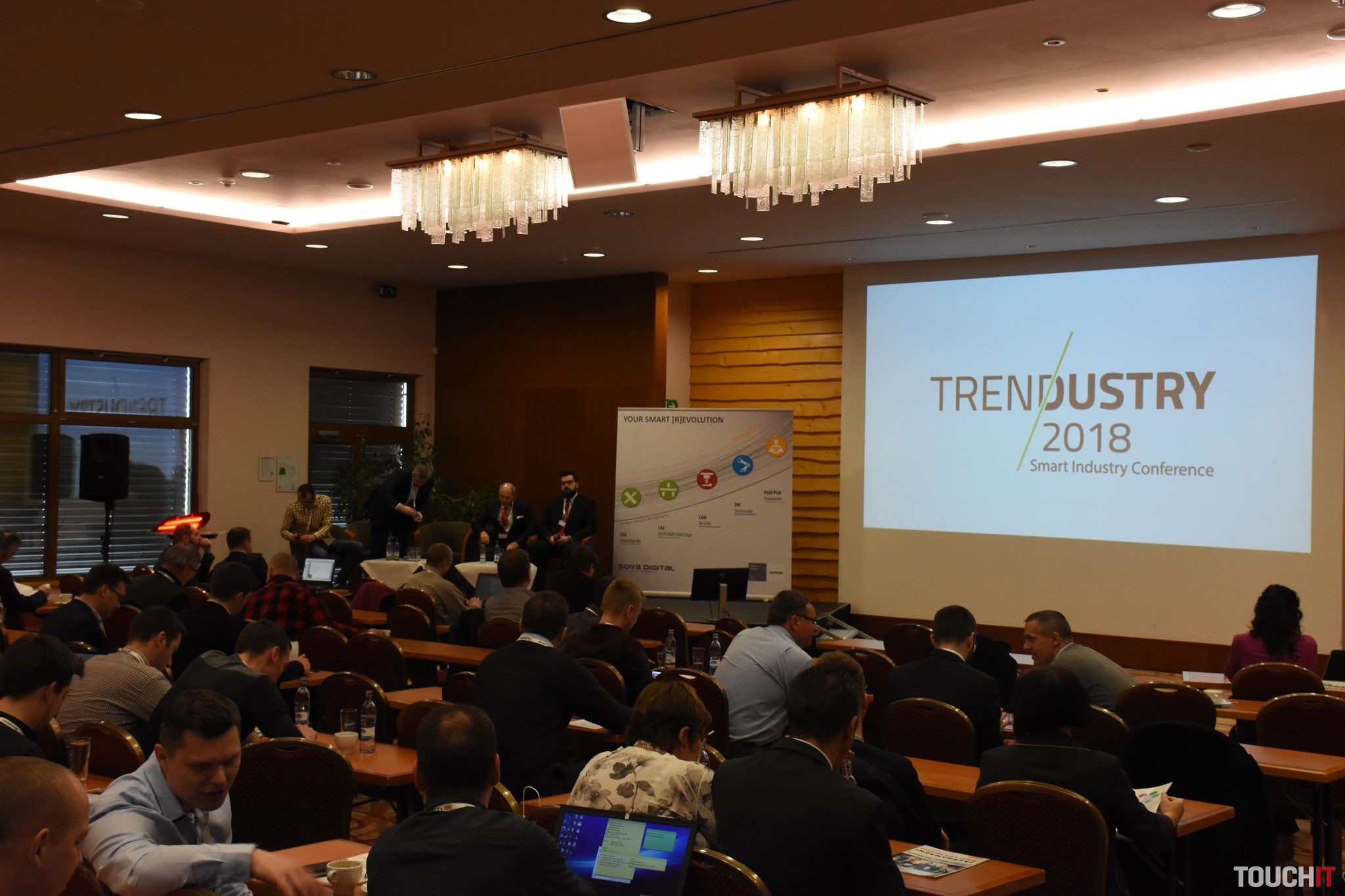 Trendustry 2018: Ako efektívne zvládnuť 4. priemyselnú revolúciu? Nahradia ľudí roboty a automatizované linky?